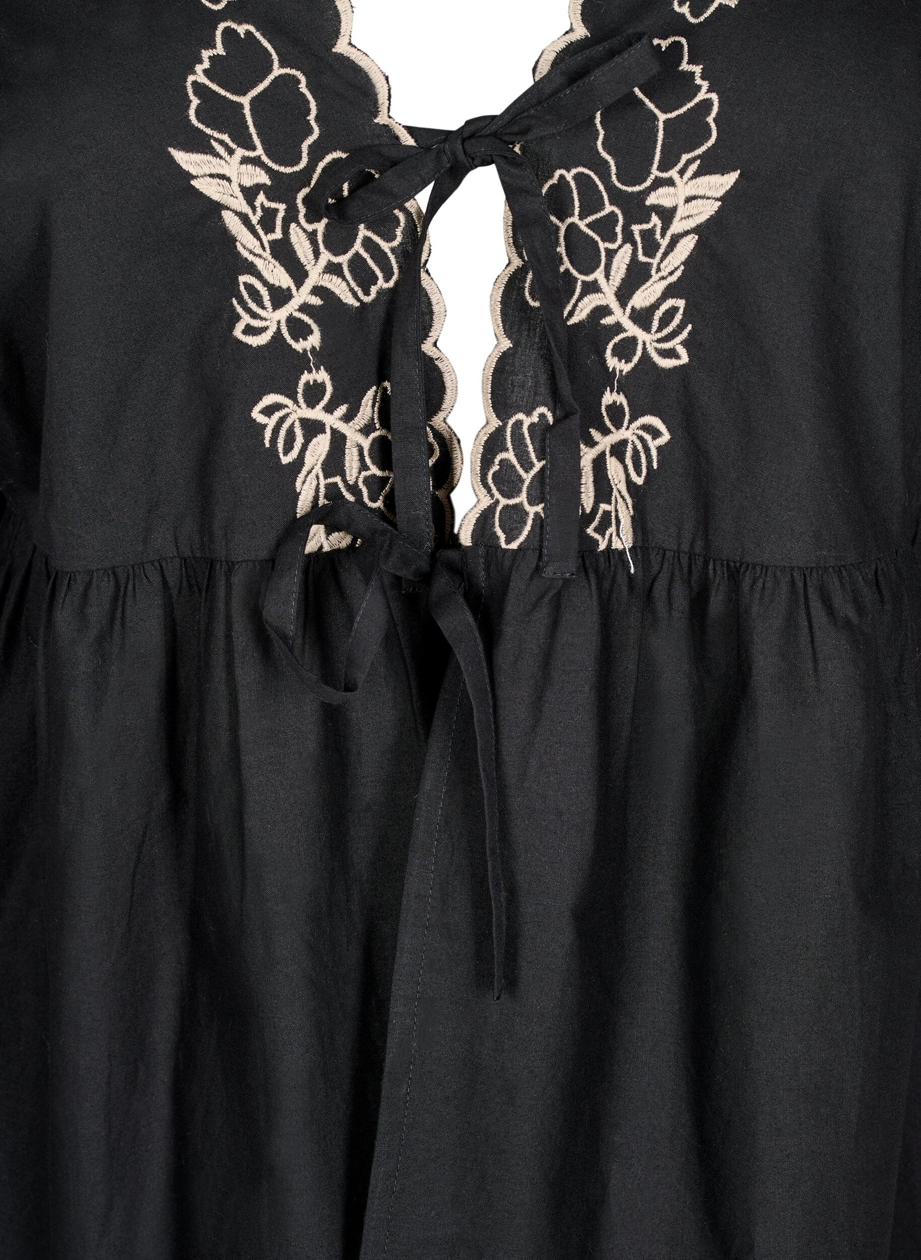 Zizzi Blouse met open voorkant en geborduurde details, Zwart, Packshot image number 2