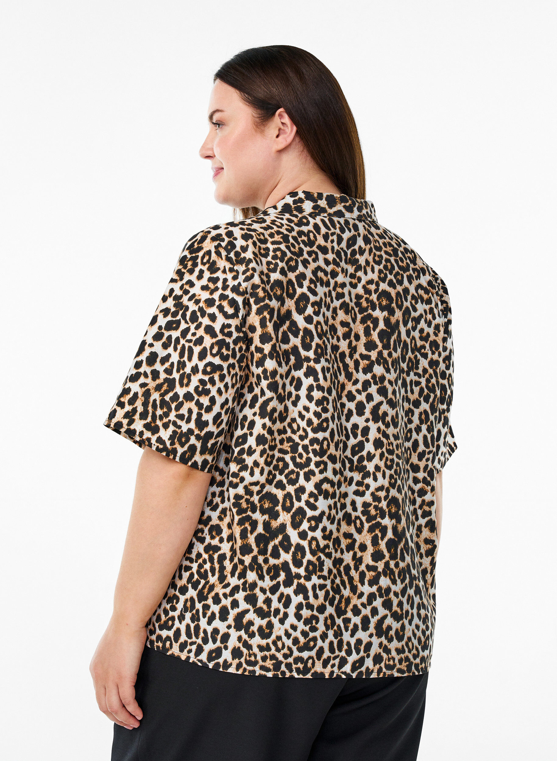 Zizzi Shirt blouse met print en V-hals, Bruin, Model image number 2