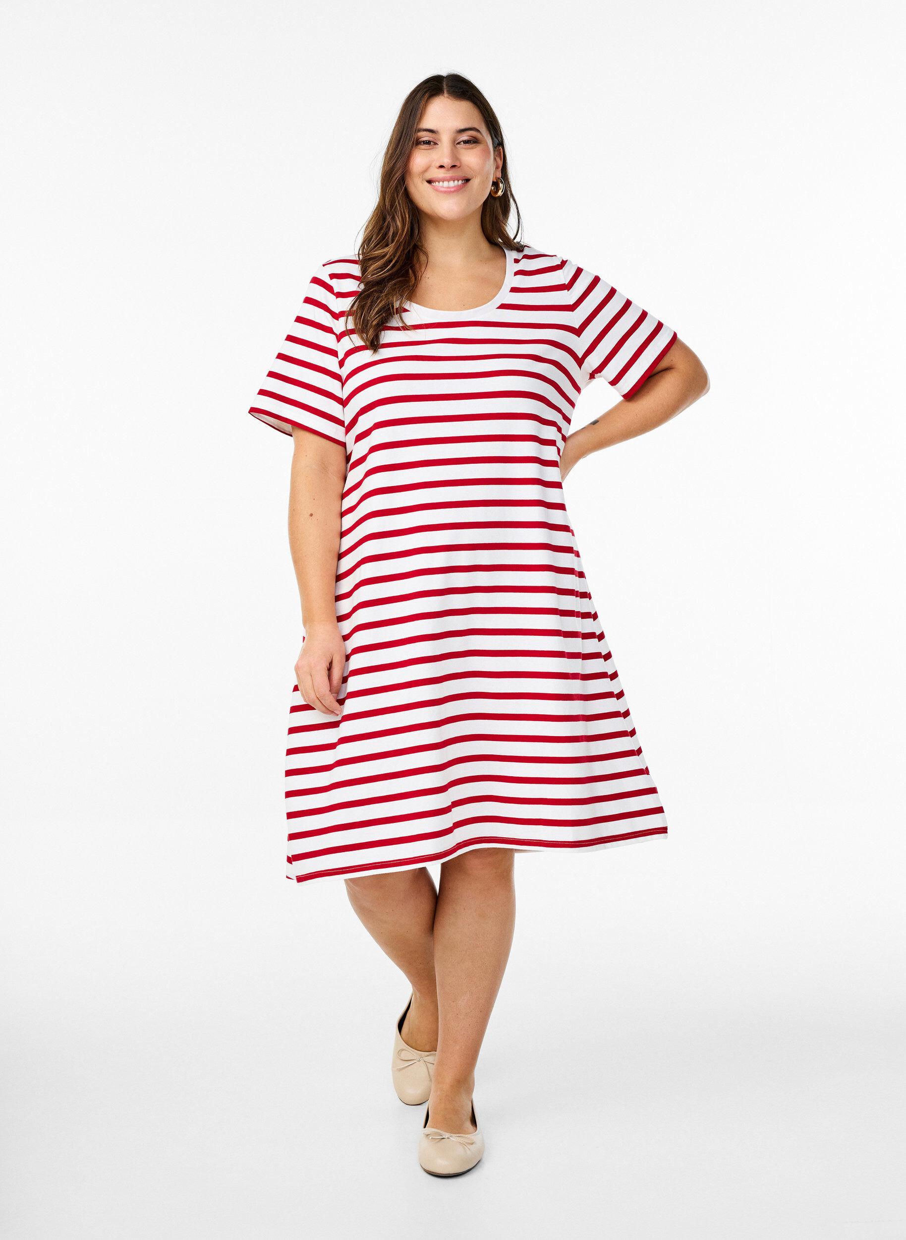 Gestreepte jersey jurk met korte mouwen, Rood, Model