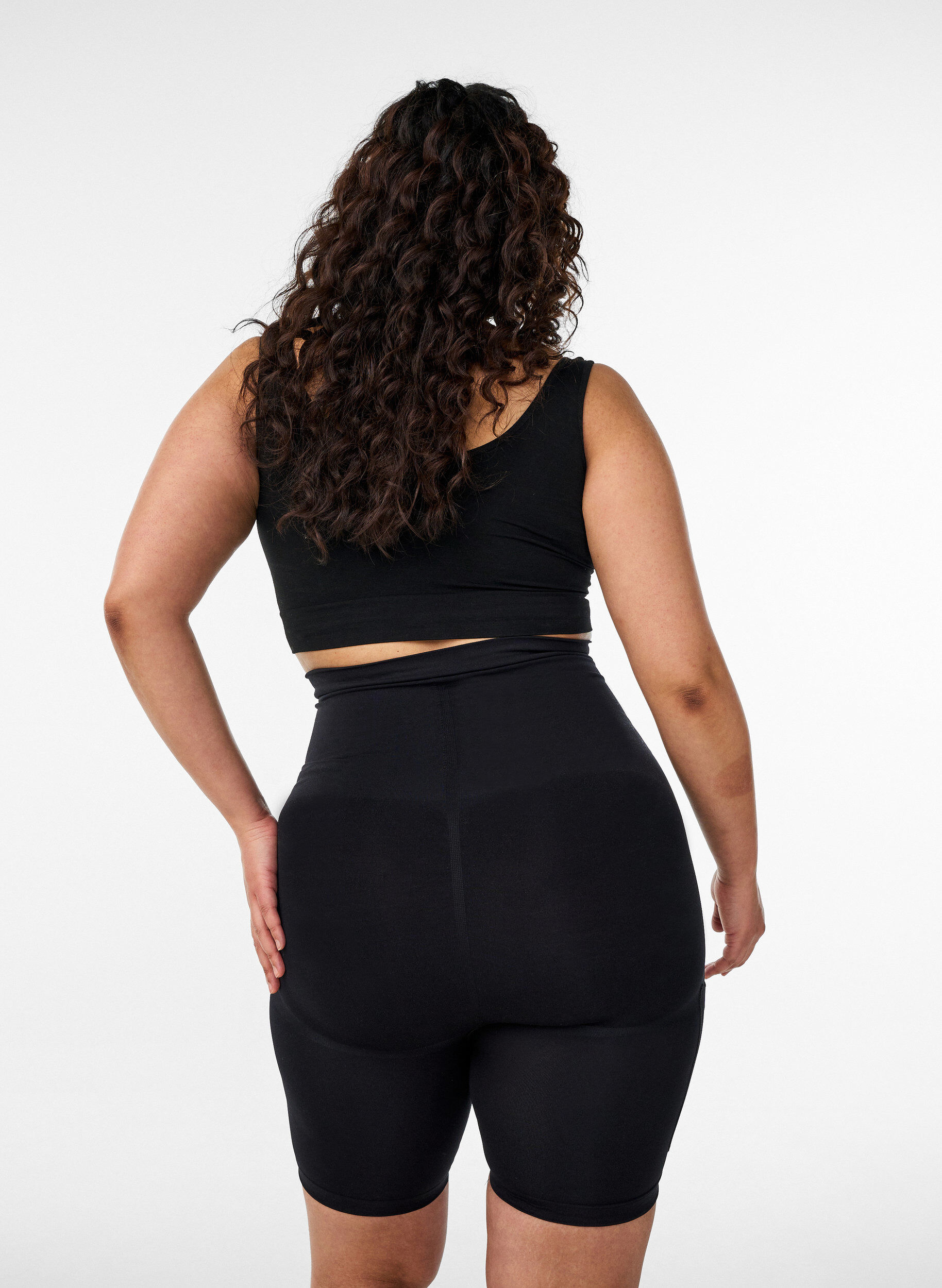 Zizzi Shapewear short met medium ondersteuning en een hoge taille, Zwart, Model image number 1