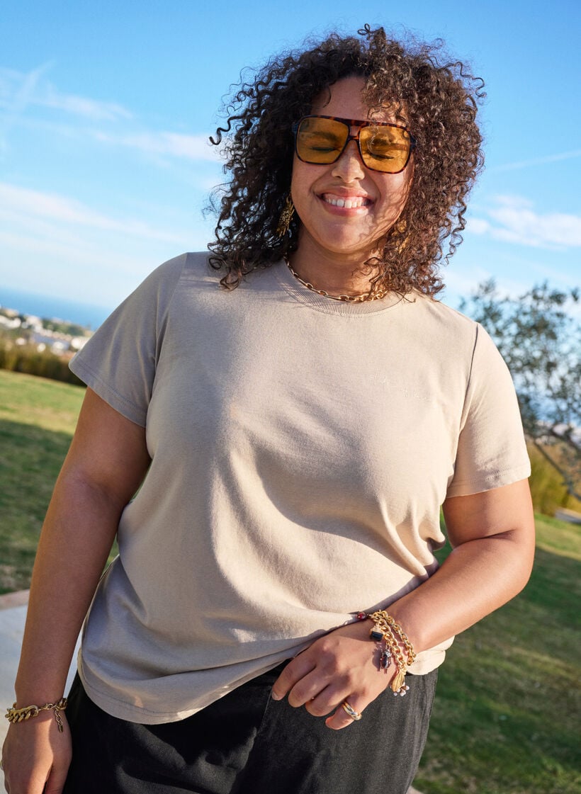 Basic katoenen T-shirt met ronde hals, Bruin, Image image number 0