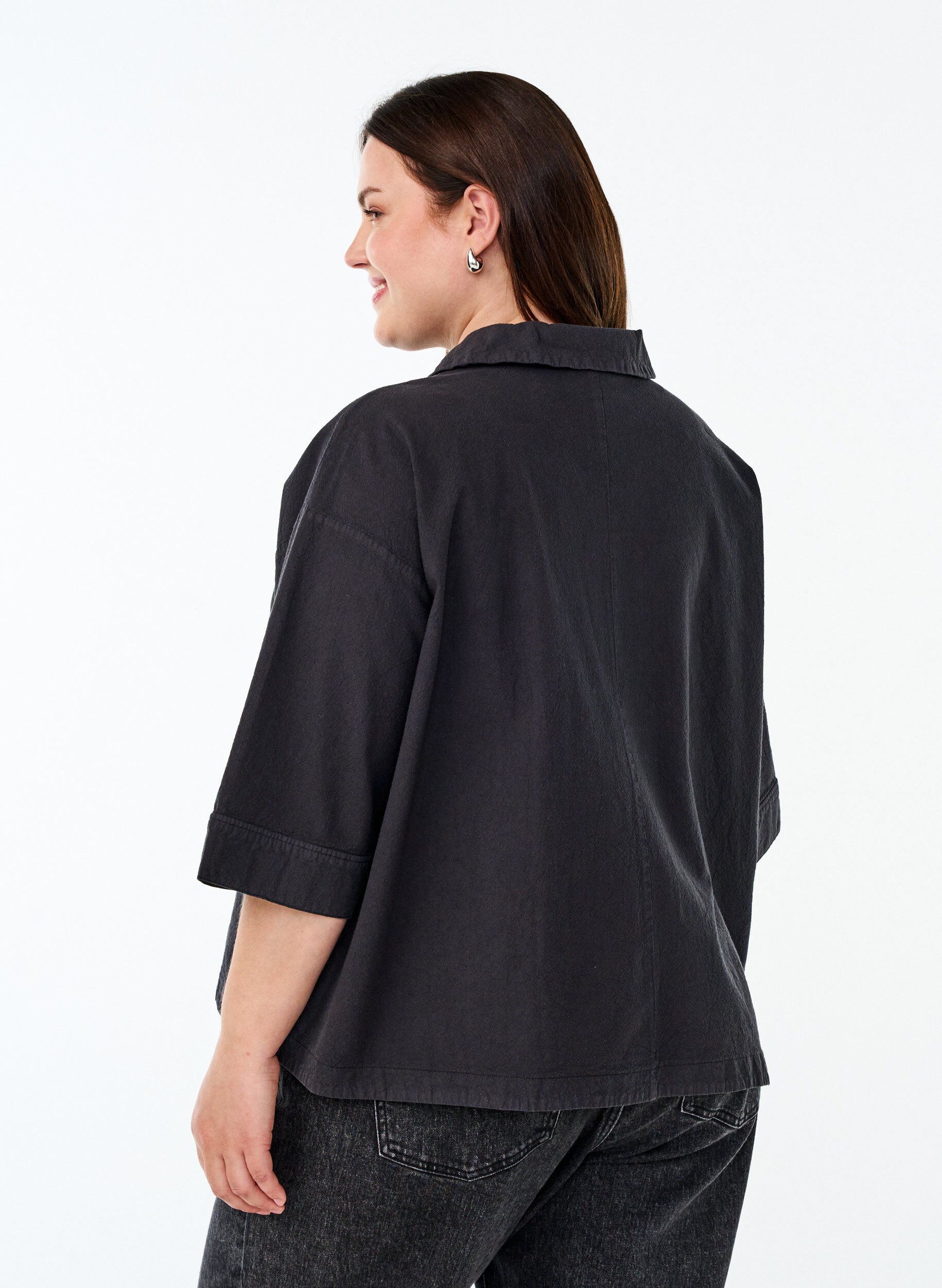Zizzi Losse blouse met kraag en 1/2 mouwen, Zwart, Model image number 2
