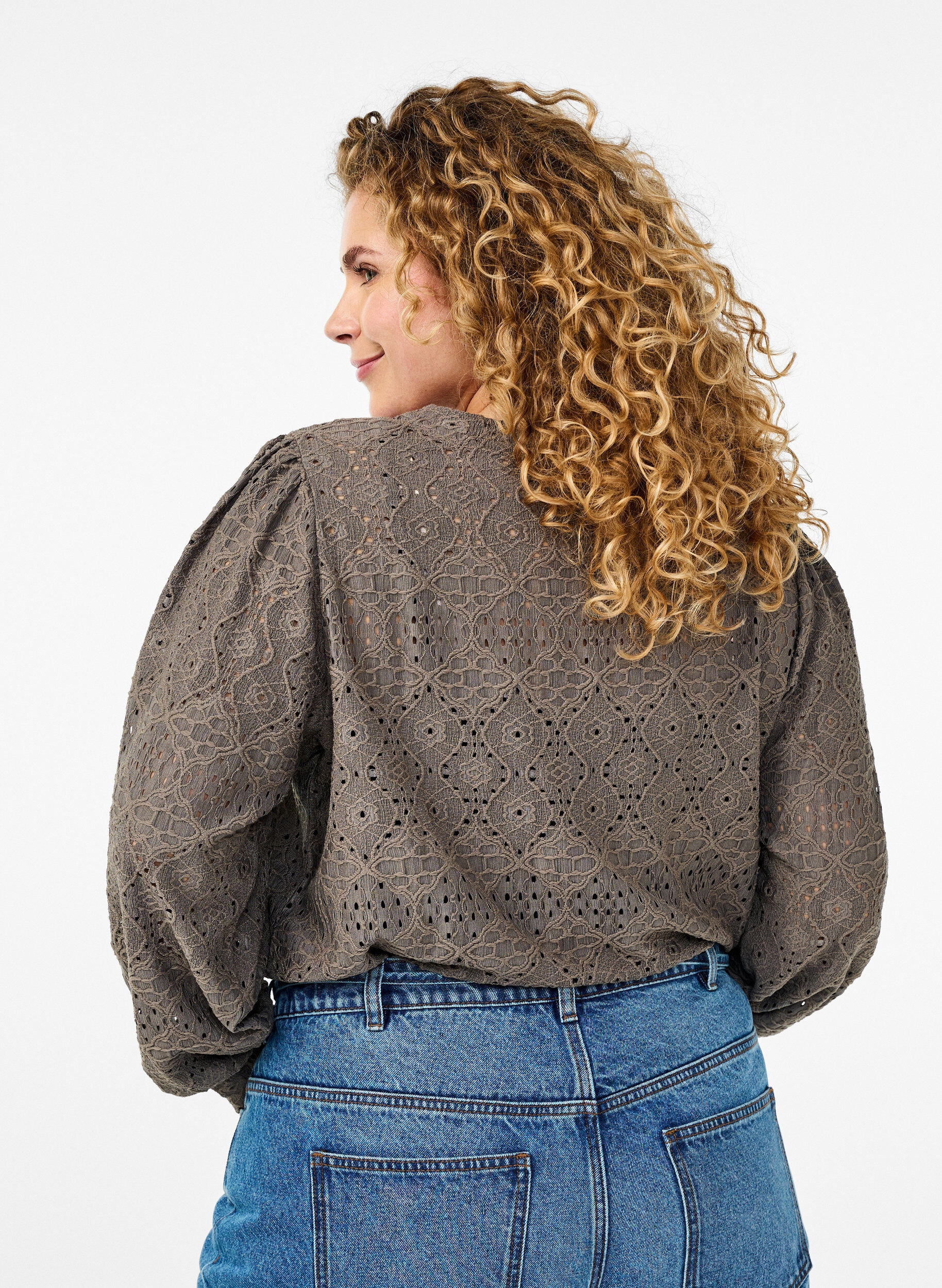 Zizzi Blouse met lange mouwen en een opengewerkt patroon, Bruin, Model image number 2