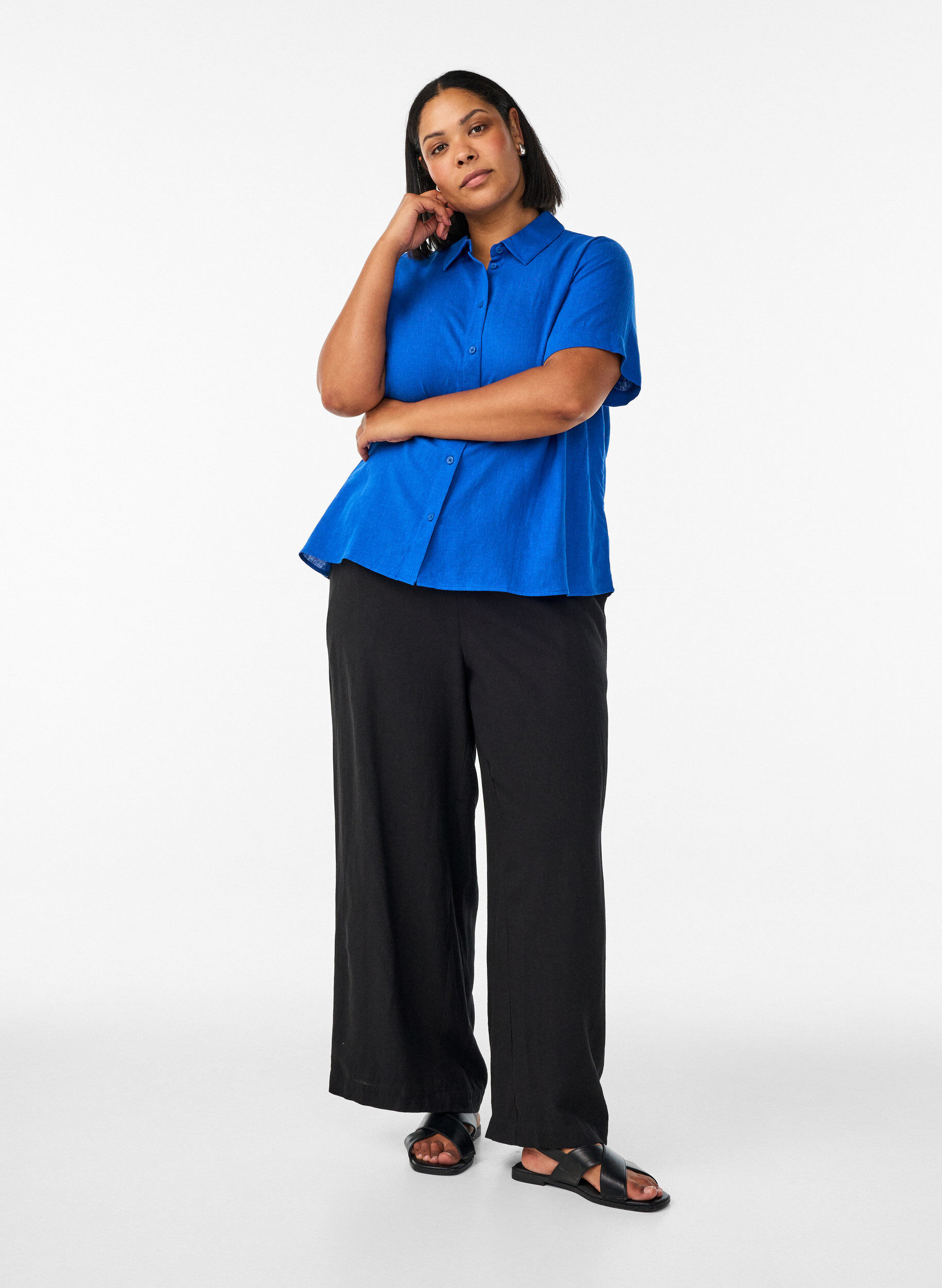 Wijde linnen en viscose broek, Zwart, Model