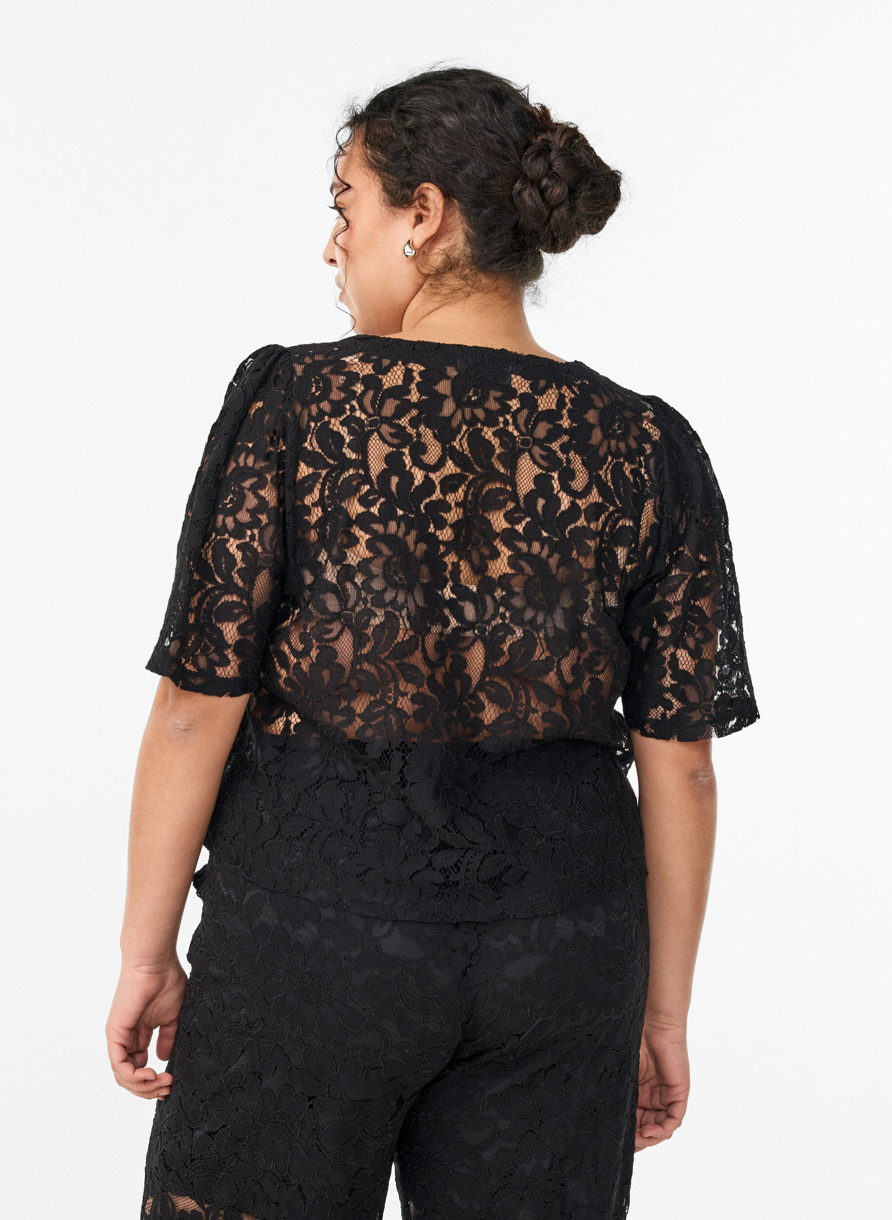 ZizziKanten blouse met korte mouwen en V-hals, Zwart, Model image number 2