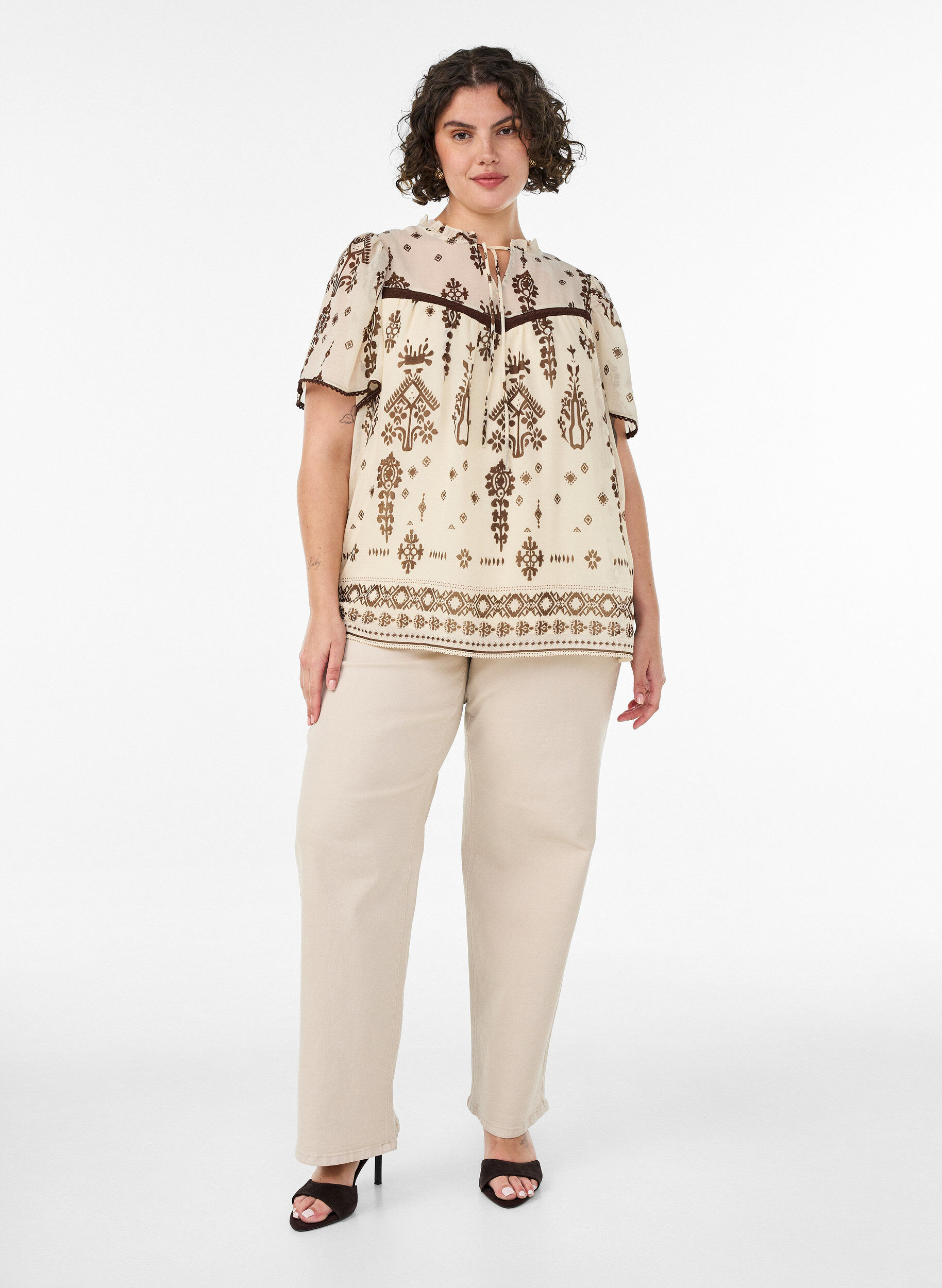 ZizziBlouse met patroon en gehaakte afwerking, Beige, Model image number 1
