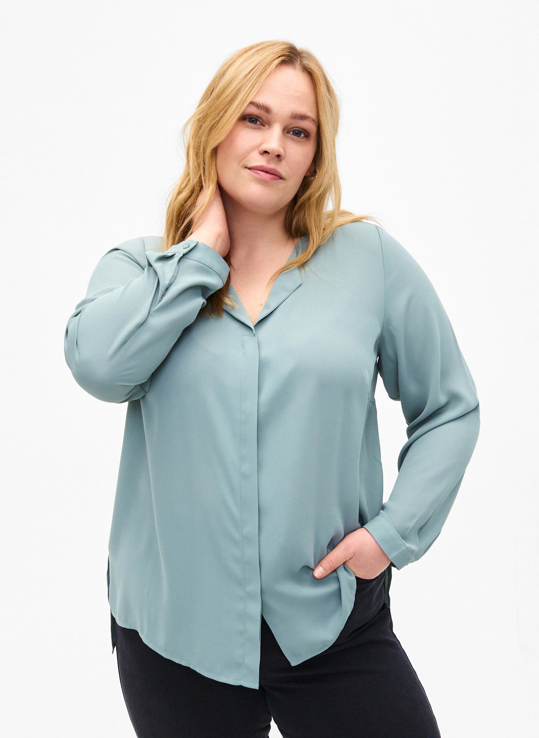 Effen shirt met V-hals, Chinois Green, Model