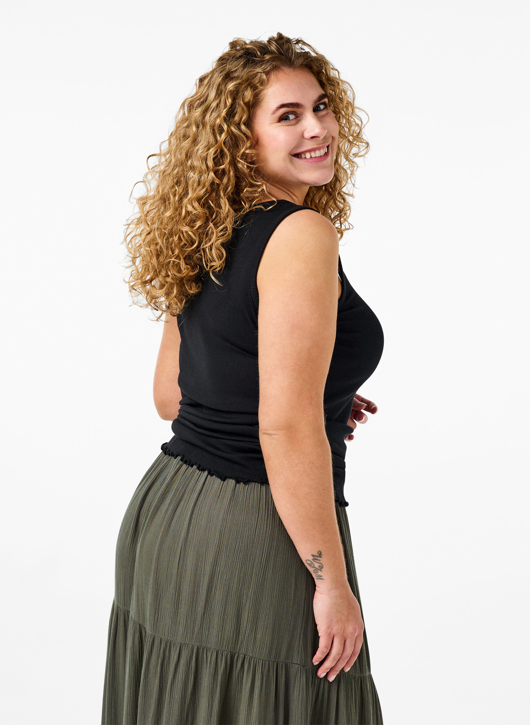 Zizzi Ribtanktop met knopen, Black, Model image number 0