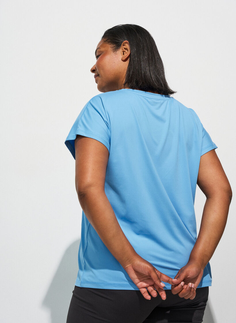 Losvallend trainings-T-shirt met V-hals, Blauw, Model image number 2