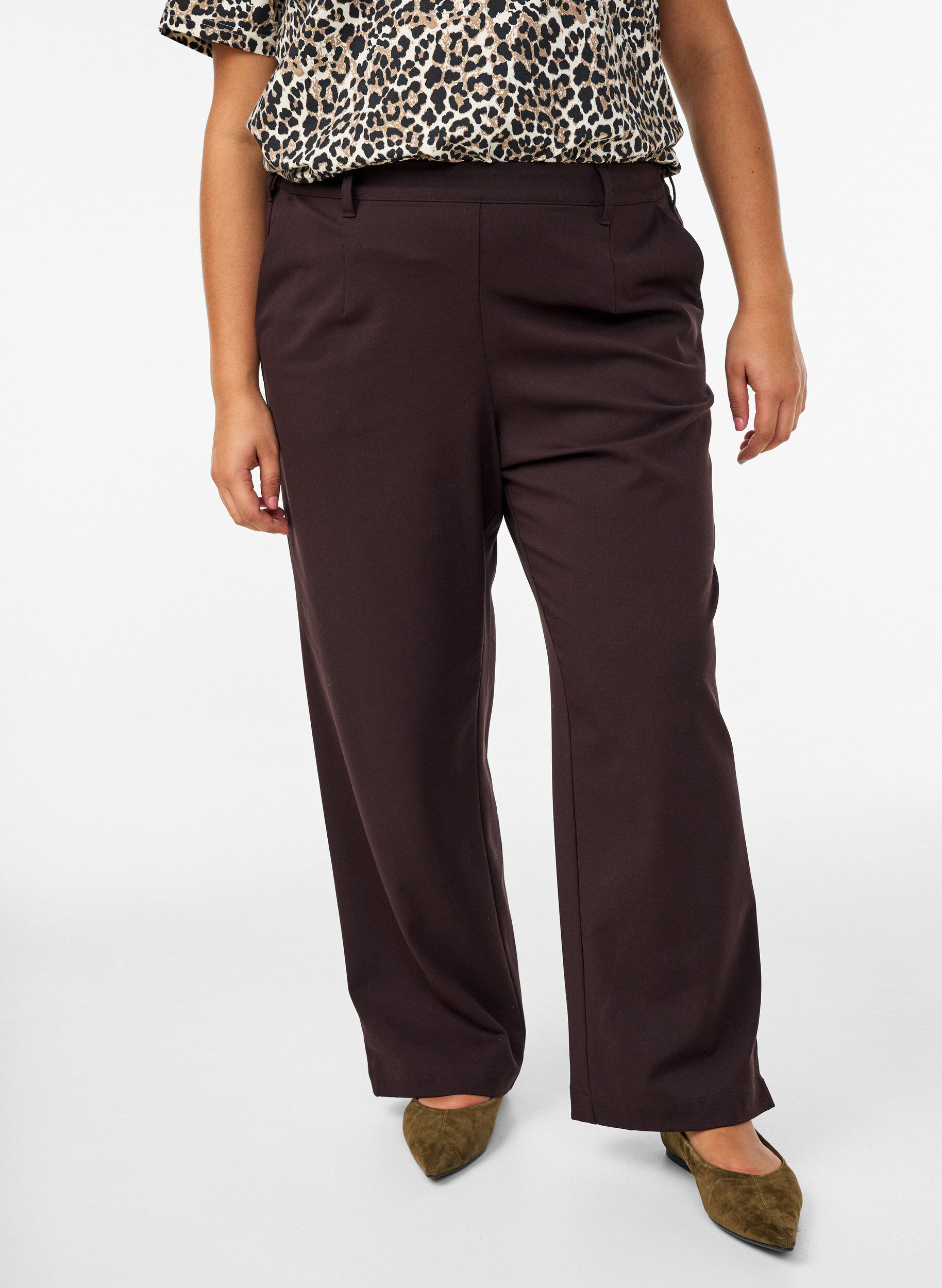 Zizzi Broek met hoge taille en elastische tailleband achteraan, Bruin, Model image number 2