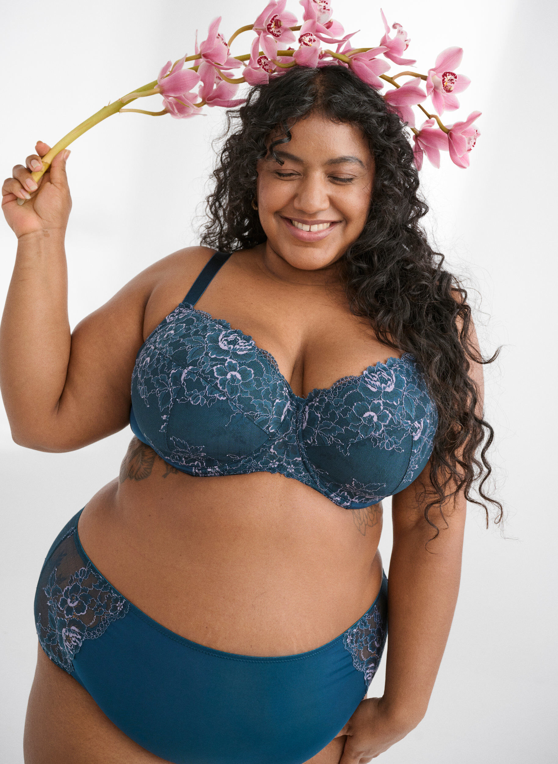 Zizzi Slipje van microvezel met kant en een normale taille, Blauw, Image image number 0