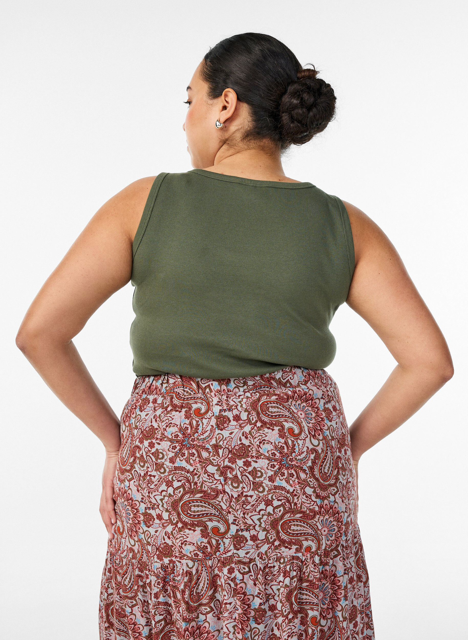 ZizziNauwsluitende top met motief, Groen, Model image number 2