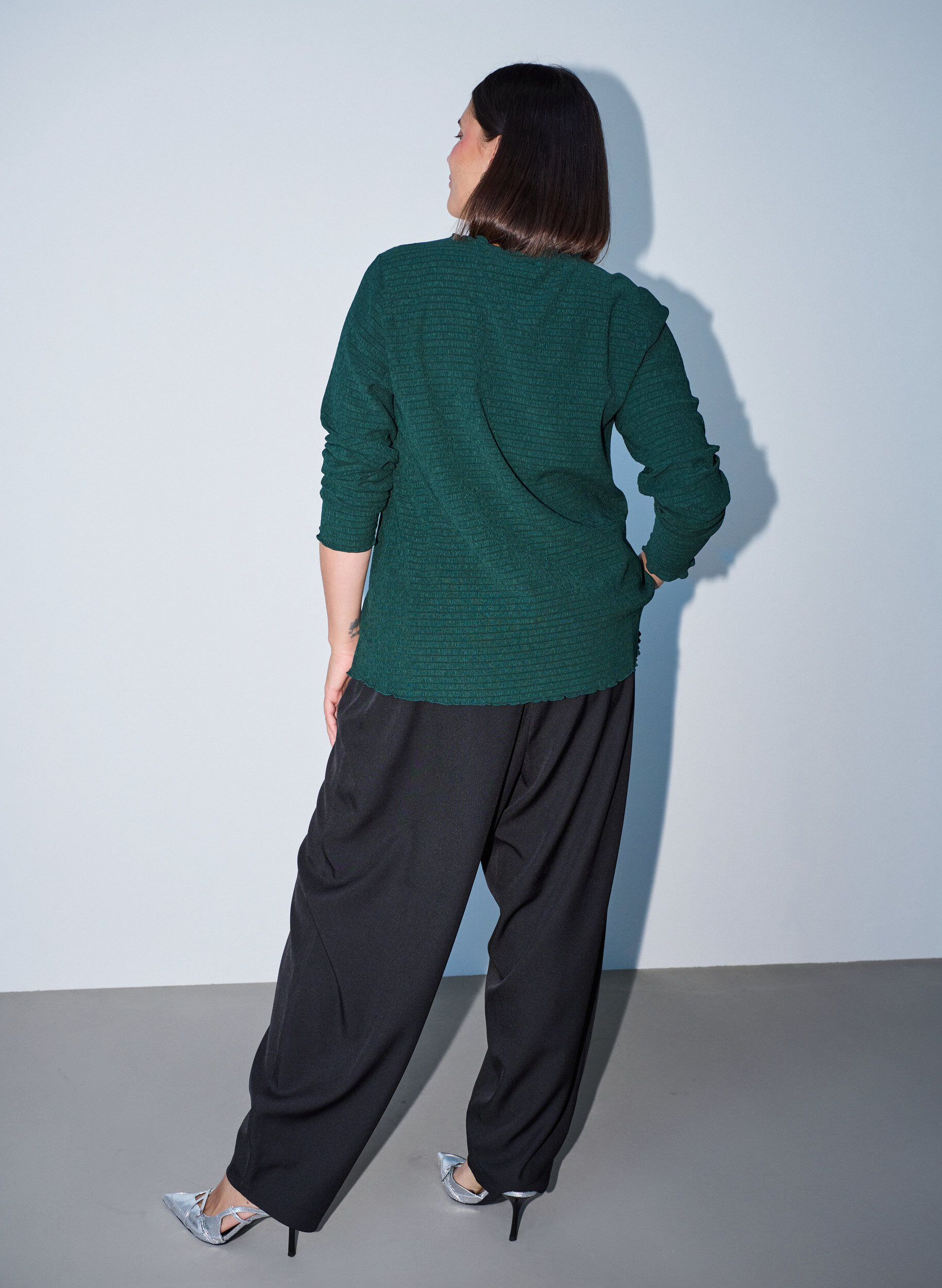ZizziBlouse met structuur en golvende randen, Groen, Model image number 2