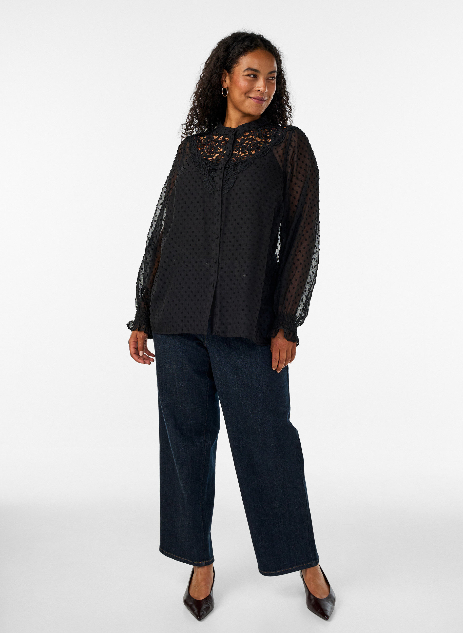 ZizziOverhemdblouse met kanten inzet en stippenpatroon, Zwart, Model image number 1