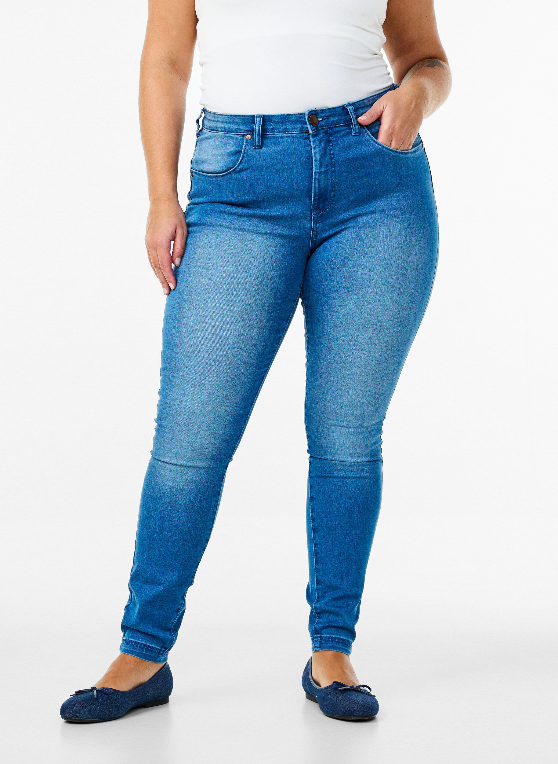 Zizzi Super slim Amy jeans met hoge taille, Light blue, Model image number 2