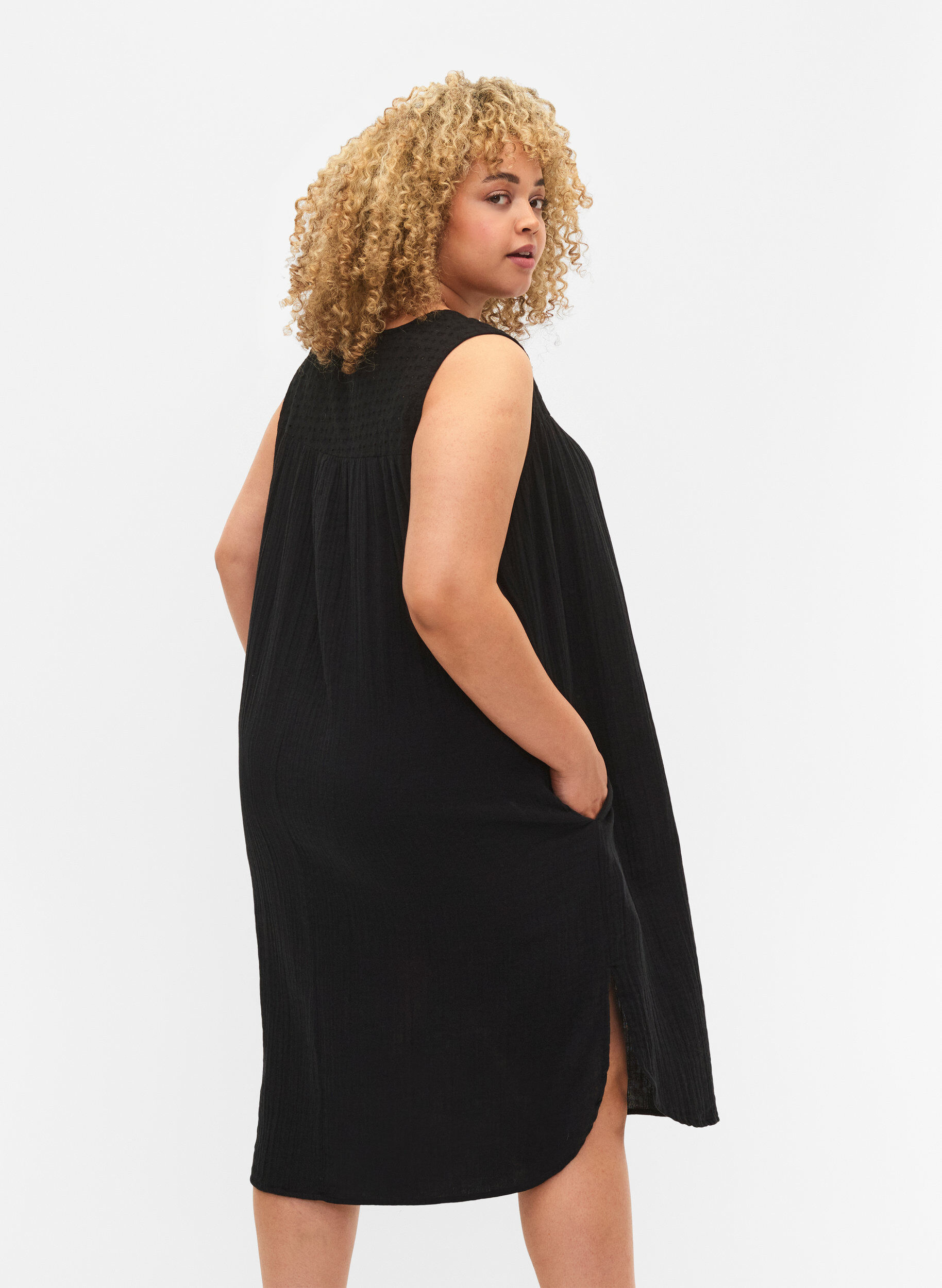 Zizzi Mouwloze midi-jurk van katoen, Black, Model image number 1