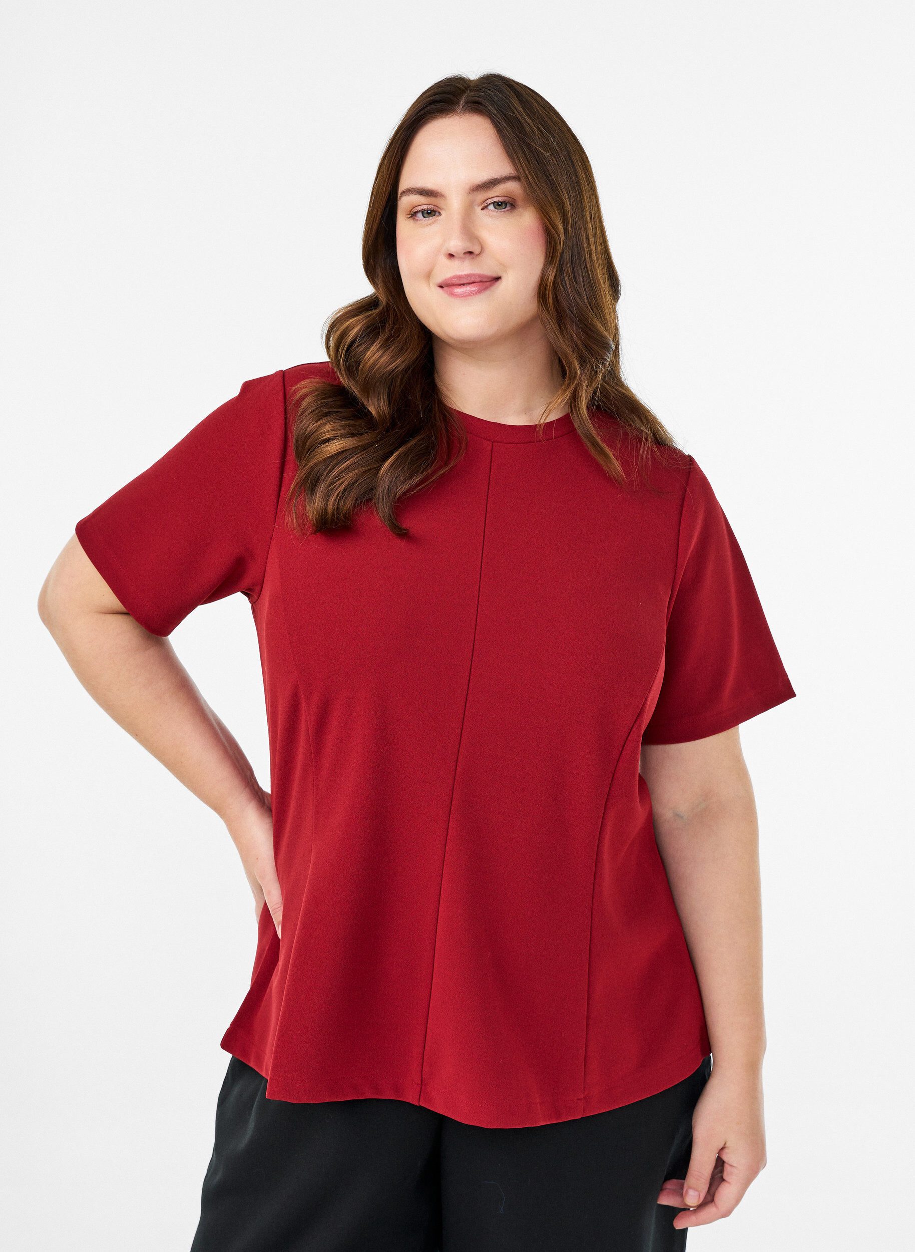 Korte mouwen blouse met figuurnaden, Rood, Model