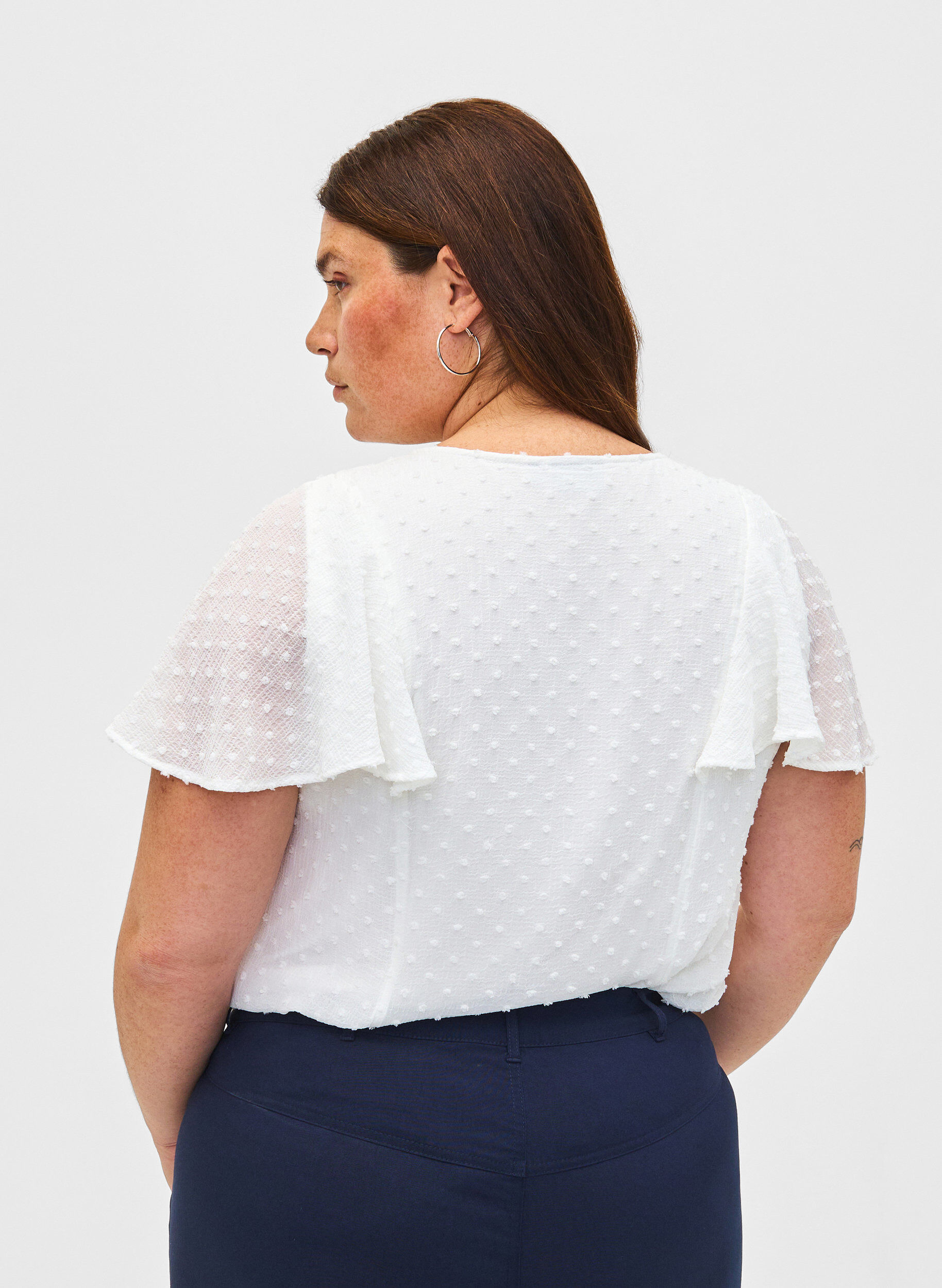 Zizzi Blouse met gestippelde textuur en korte mouwen, Bright White, Model image number 1