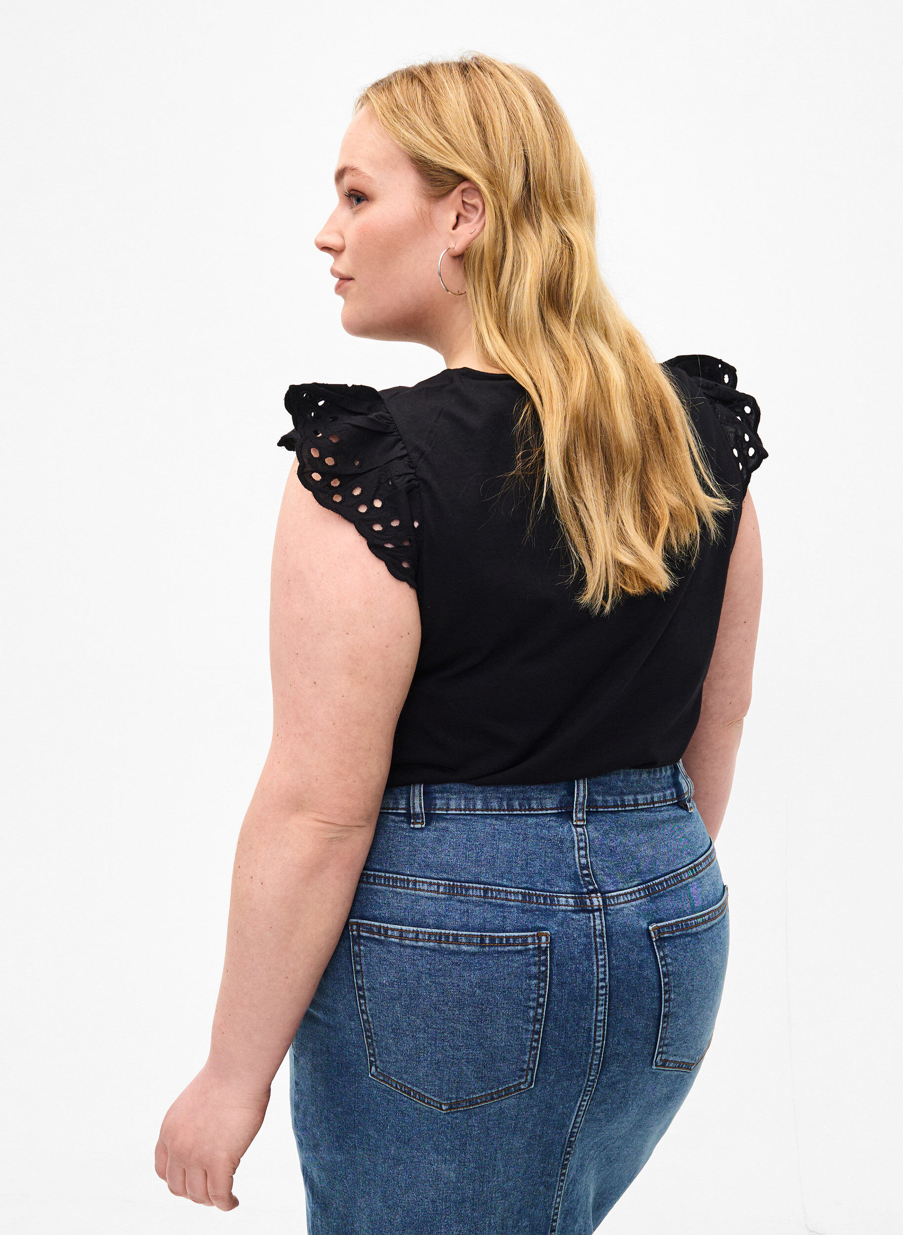 Zizzi T-shirt van biologisch katoen met broderie anglaise, Black, Model image number 1