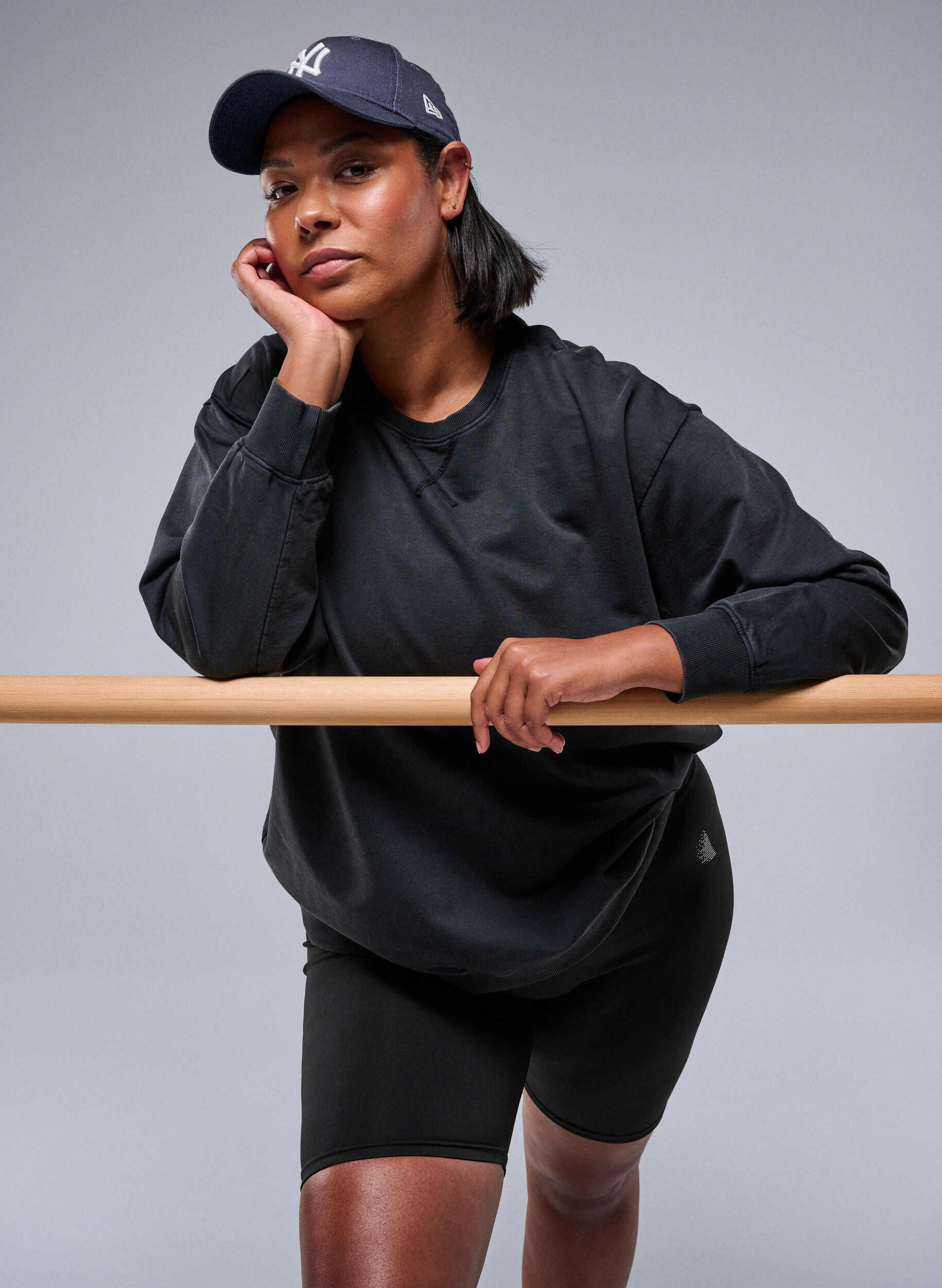 Zizzi Losvallend sweatshirt met gewassen look, Grijs, Image image number 0