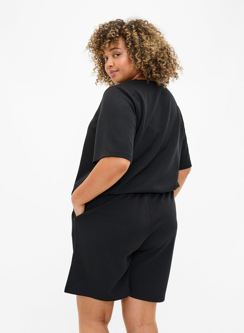 Korte broek van modalmix met zakken, Zwart, Model image number 1