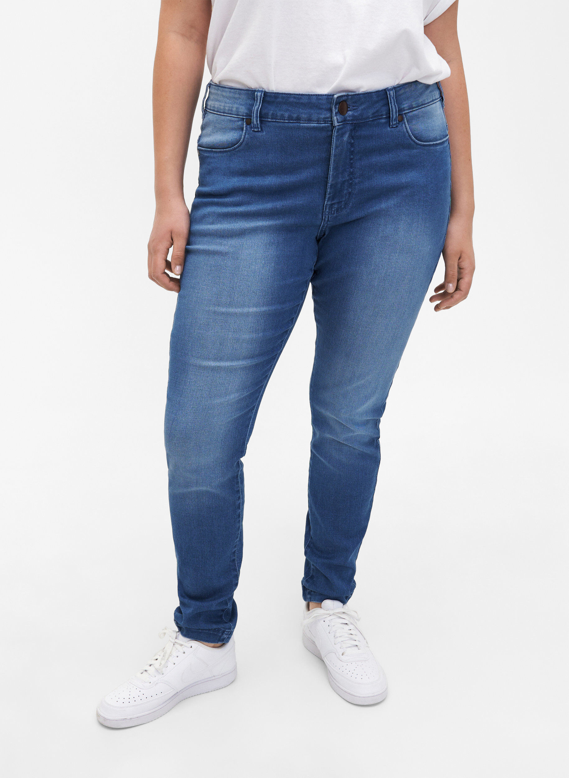 Zizzi Viona jeans met normale taille, Blauw, Model image number 2