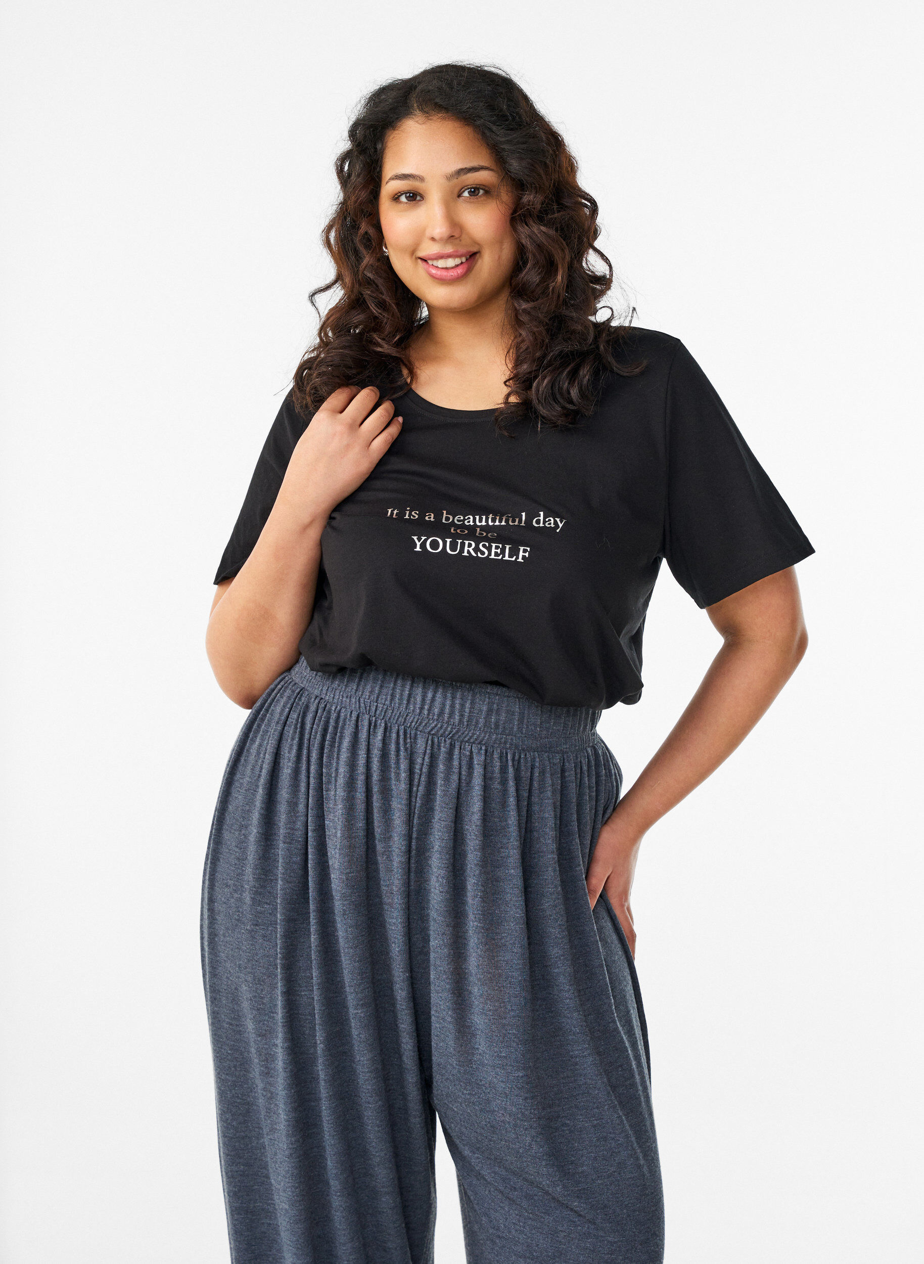 T-shirt met print, Zwart, Model