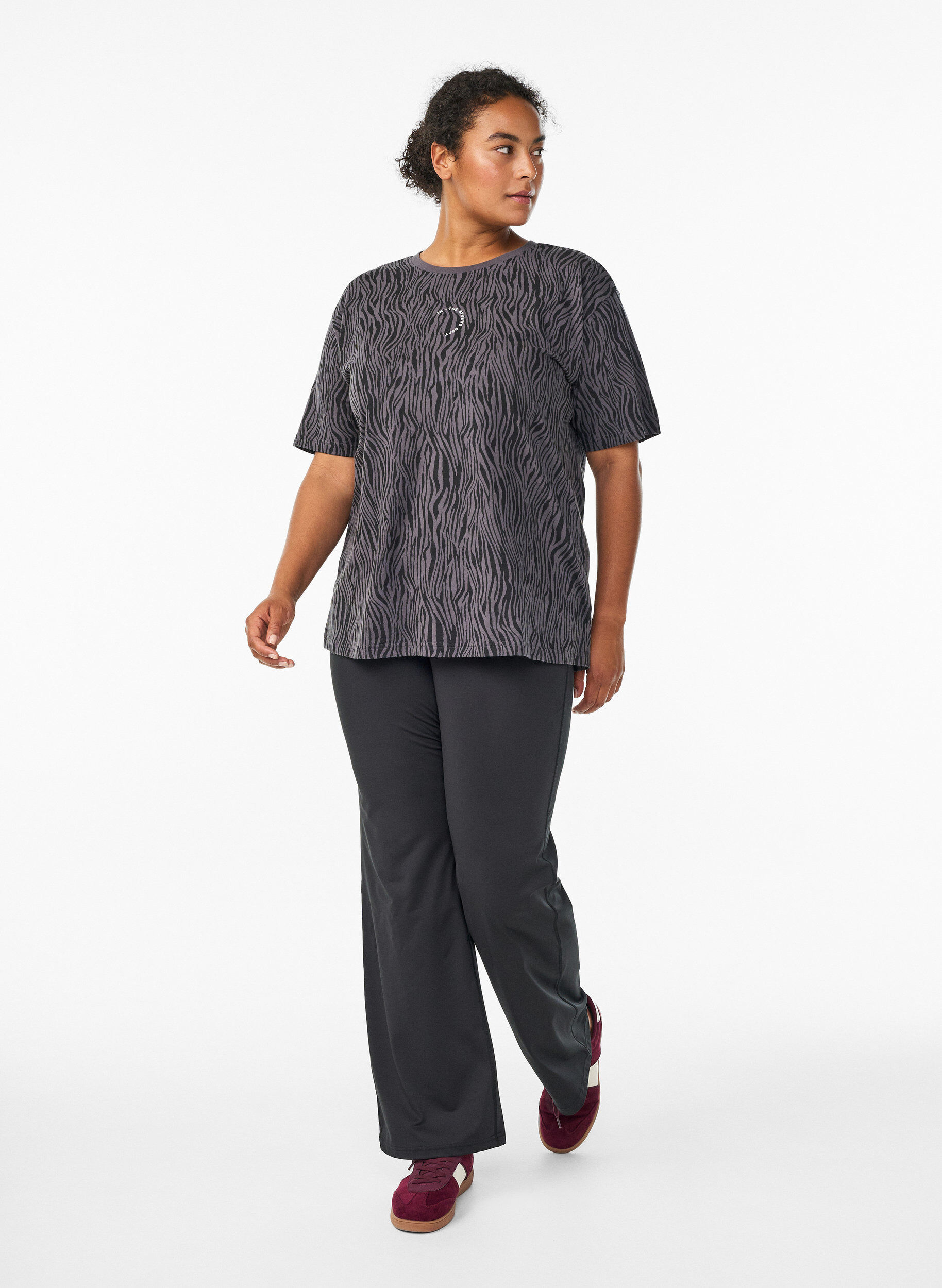 Zizzi Zebra print sport-T-shirt van biologisch katoen, Grijs, Model image number 1