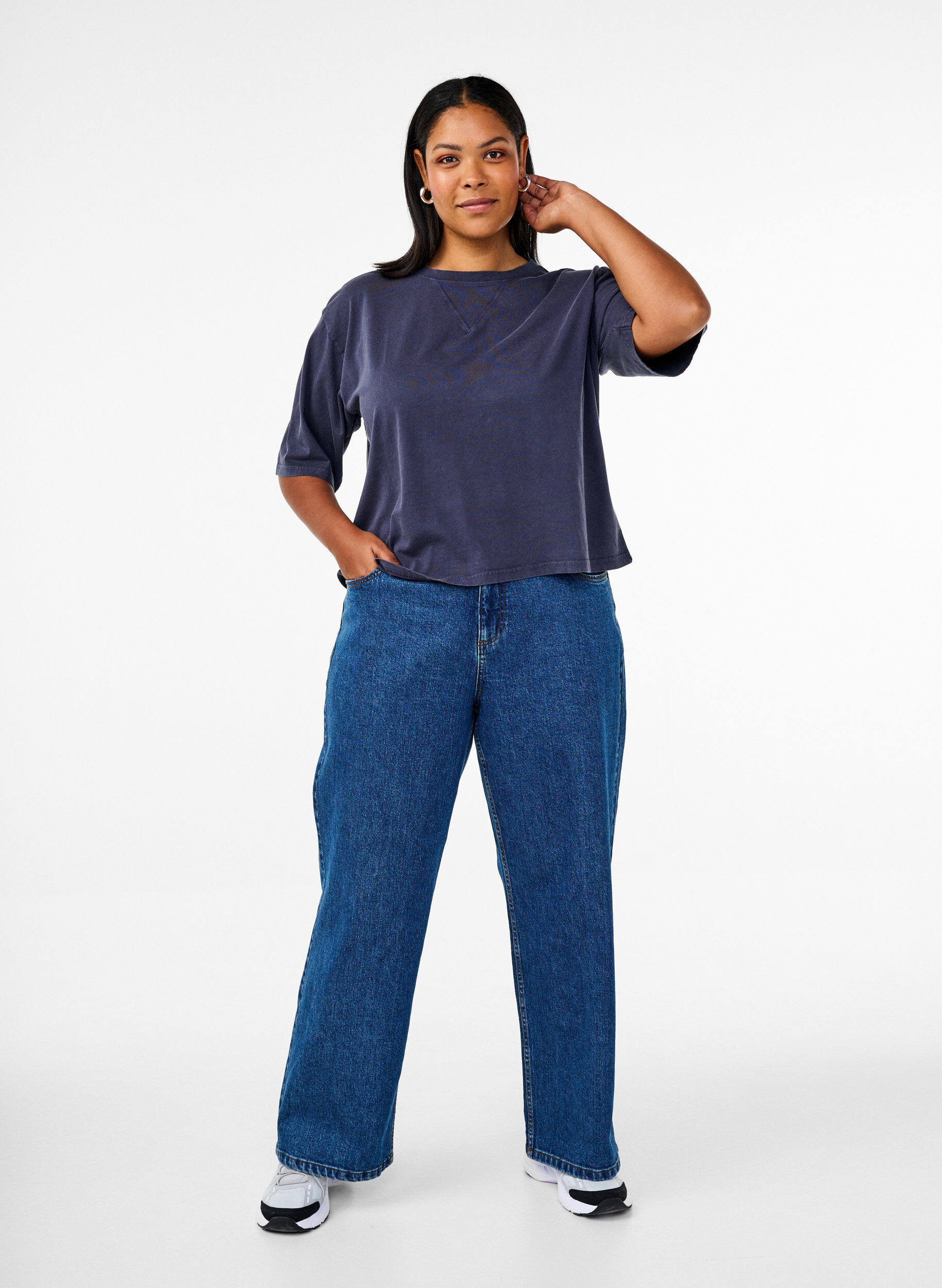 Zizzi Boxy T-shirt in biologisch katoen, Blauw, Model image number 1