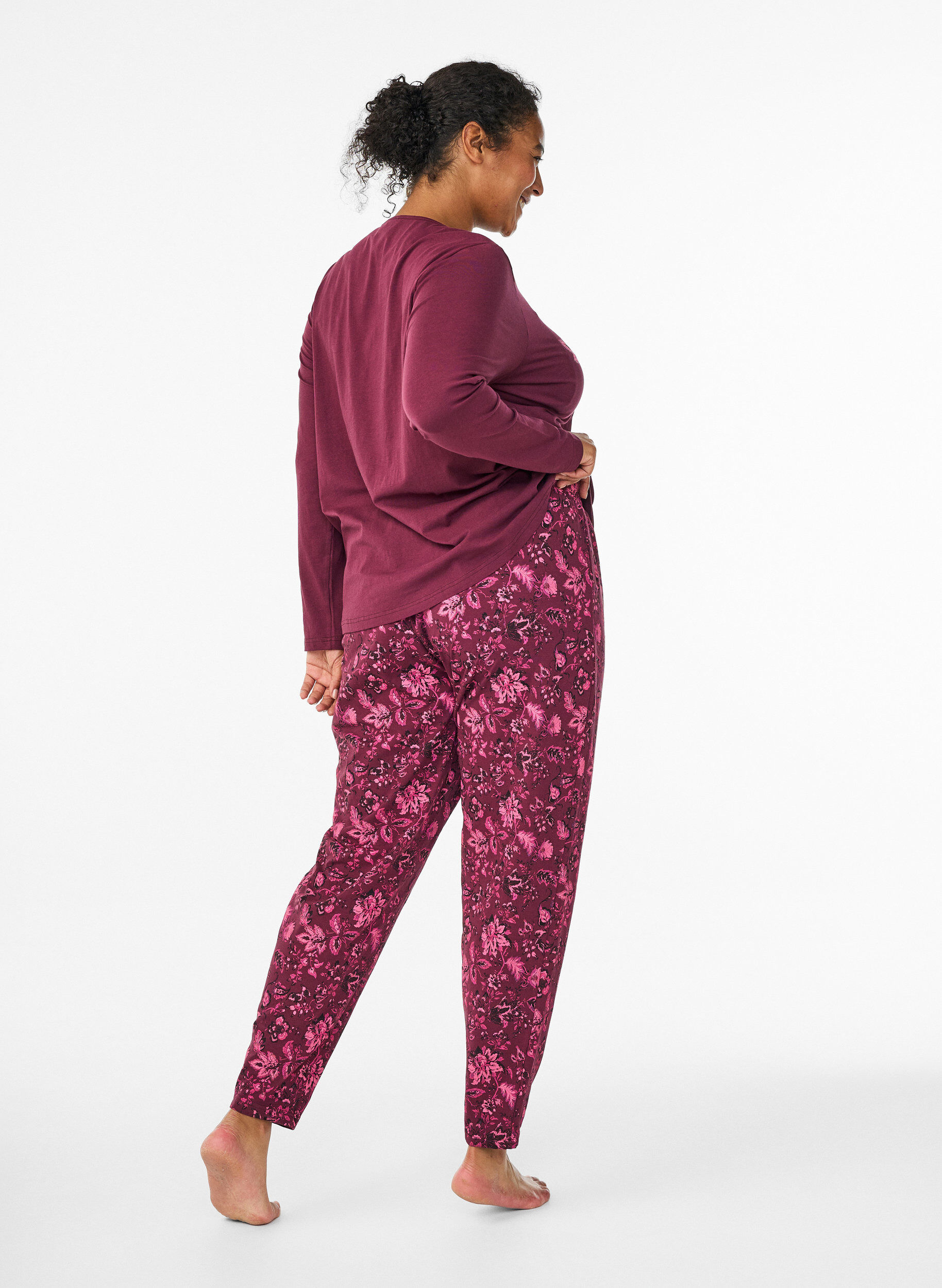 Zizzi Kleren pyjama broek met print, Donker Bordeaux, Model image number 1