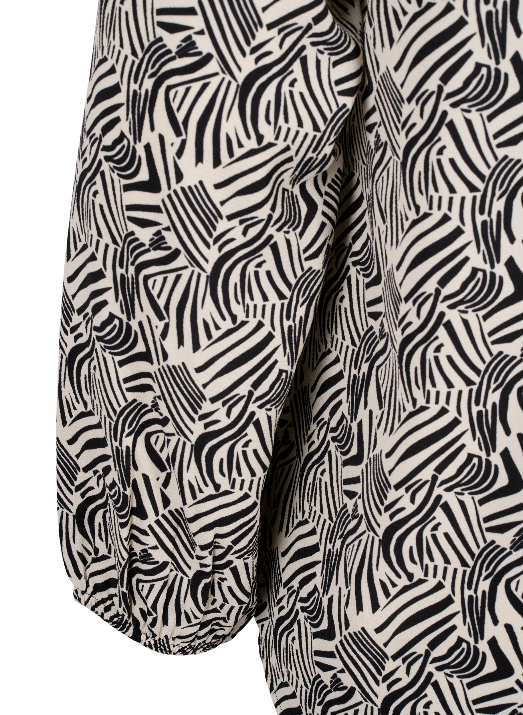 Zizzi Blouse avec col en V et imprim&eacute;, Birch Graphic, Packshot image number 4