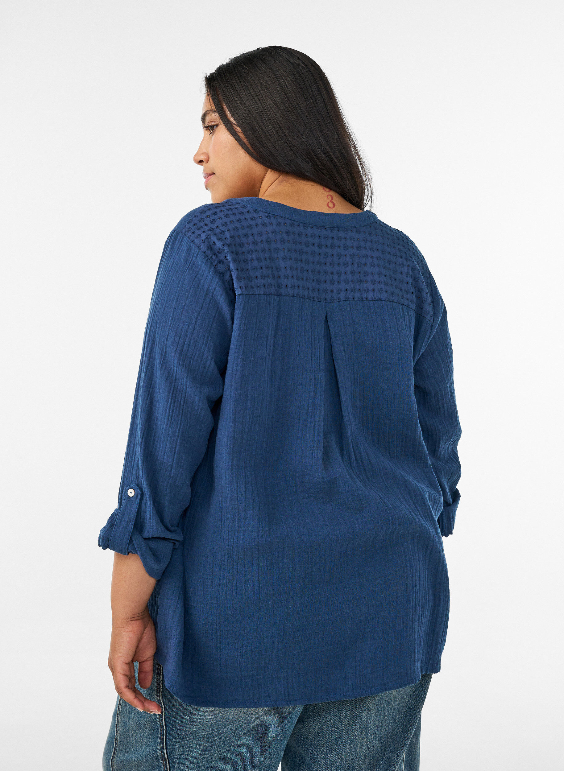 ZizziBlouse in katoenen mousseline met broderie anglaise, Blauw, Model image number 2