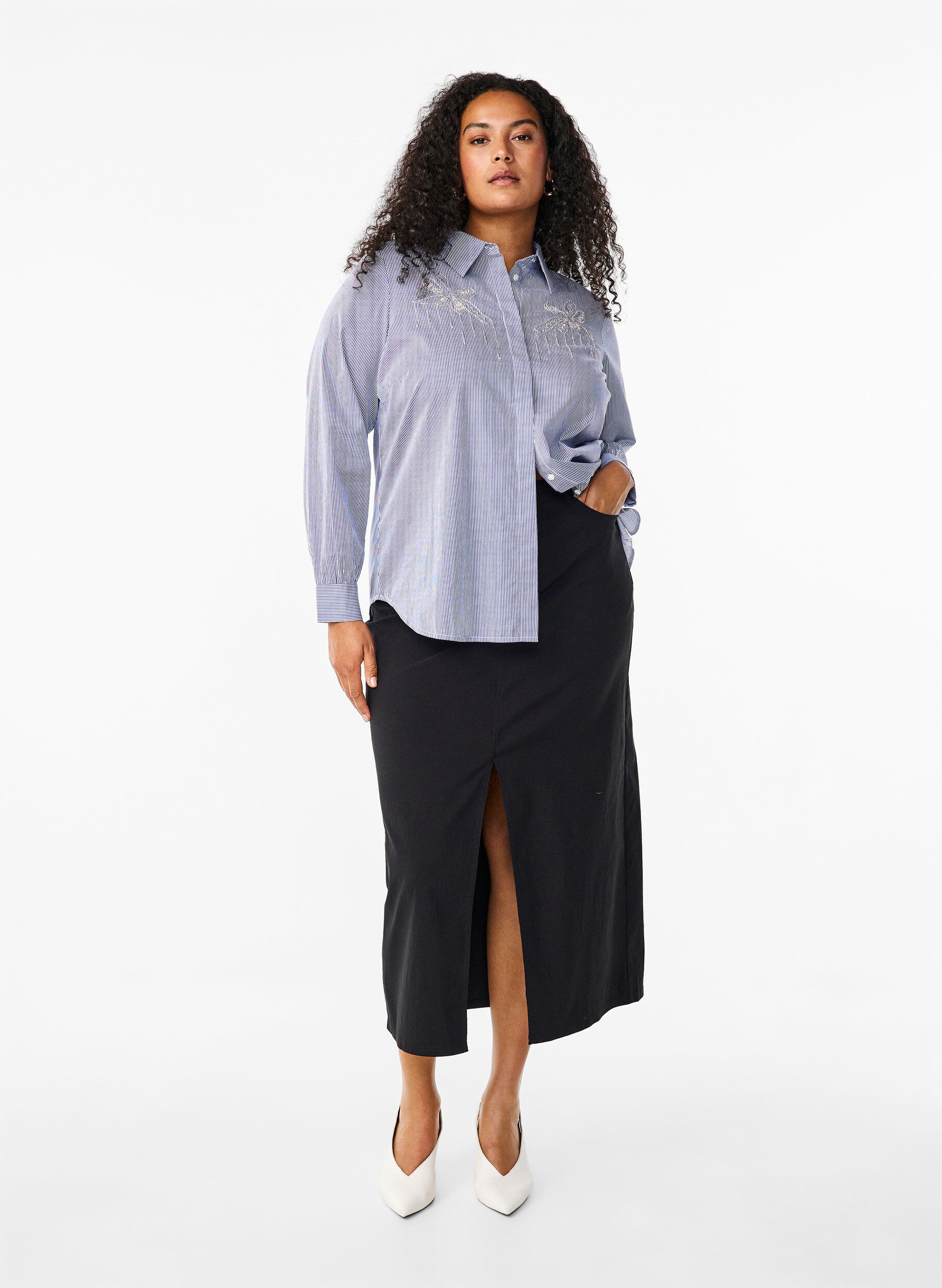 Zizzi Overhemd van biologisch katoen met kralenborduursel, Blauw, Model image number 1