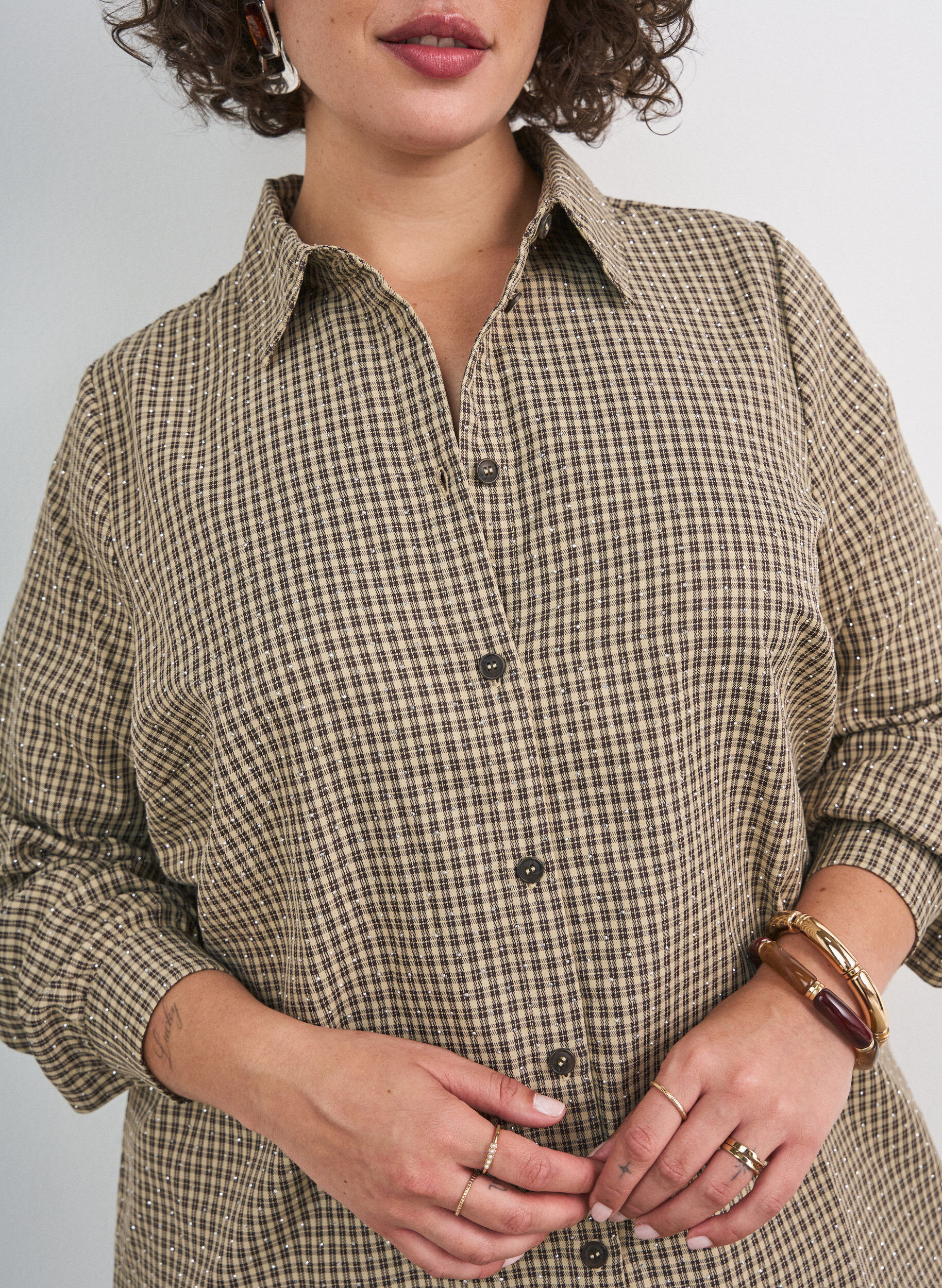 ZizziShirt met klein ruitpatroon en strasstenen, Bruin, Model image number 3
