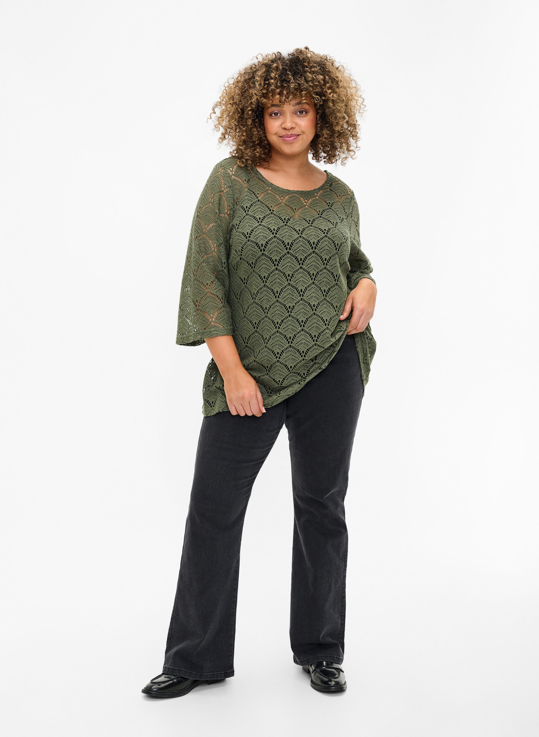 Zizzi Crochet Blouse met 3/4 mouw, Thyme, Model image number 2