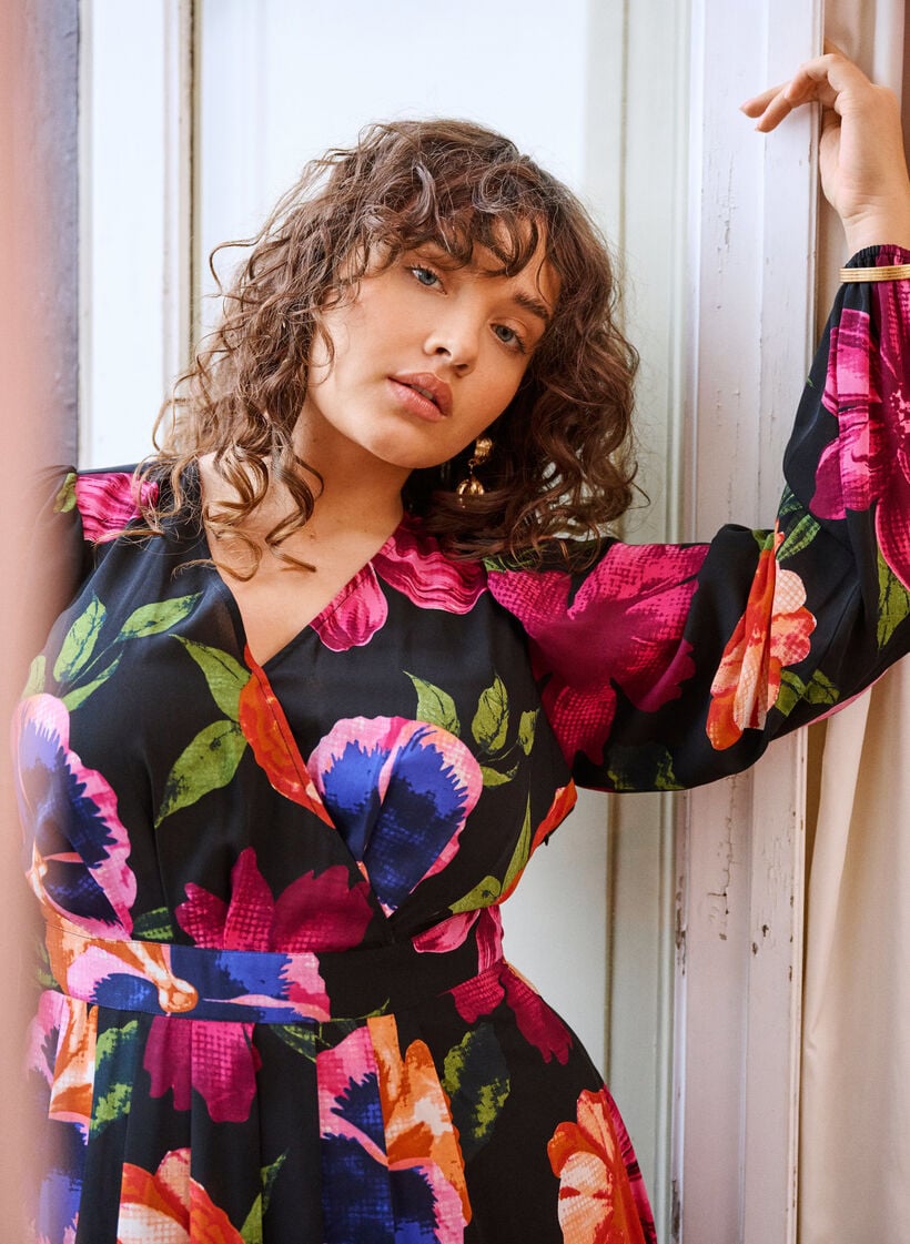 Maxijurk met overslaghals en lange mouwen, Zwart, Image image number 0