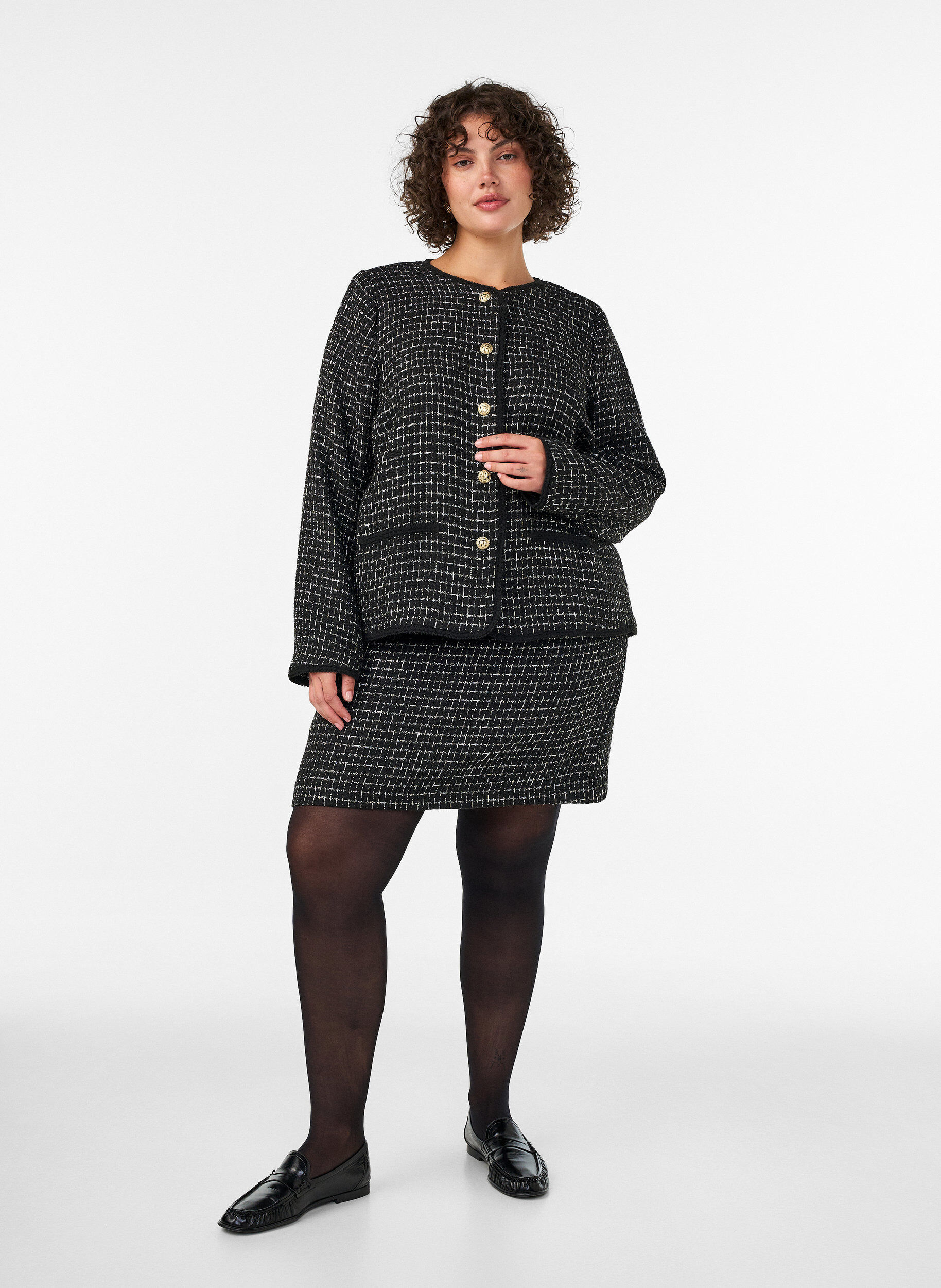 ZizziKorte boucl&eacute; rok, Zwart, Model image number 1
