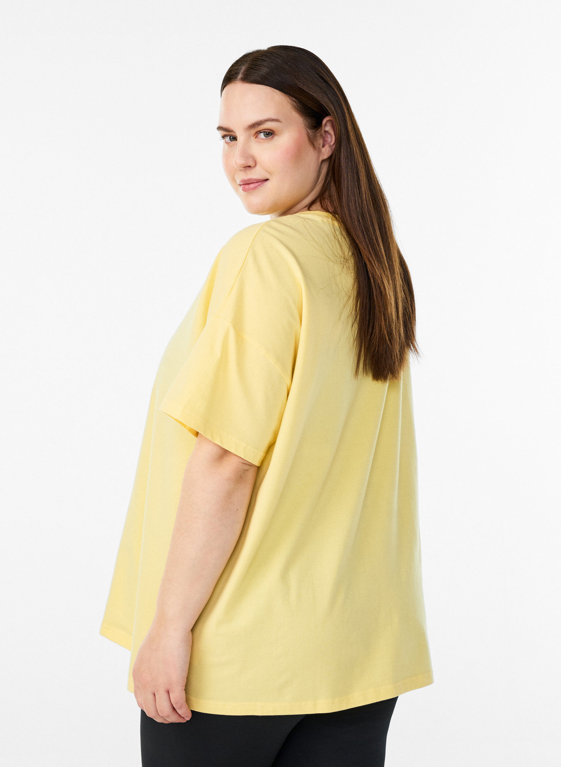 ZizziT-shirt van biologisch katoen met klein frontmotief, Geel, Model image number 2