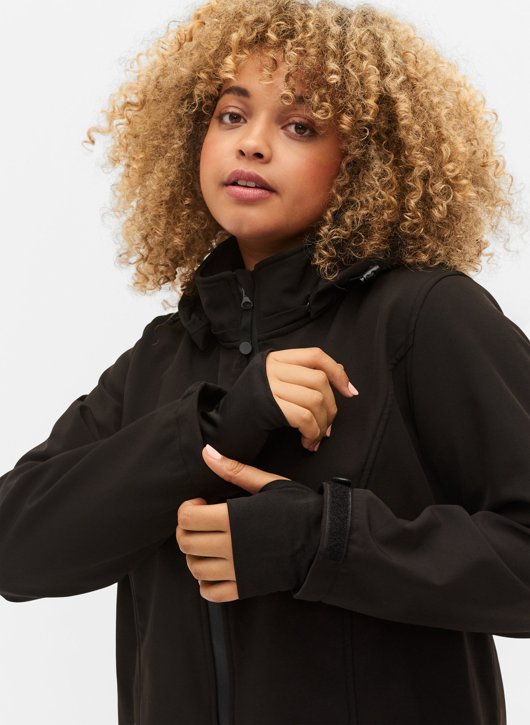 Zizzi Korte softshell jas met afneembare capuchon, Zwart, Model image number 4