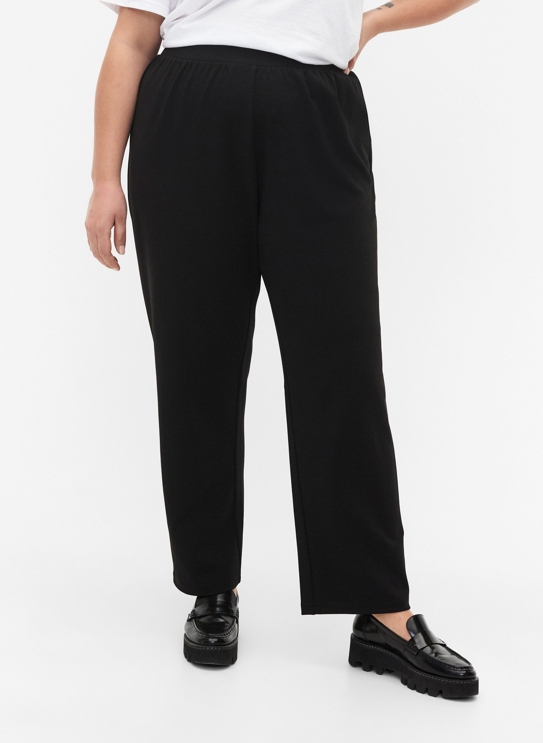 Zizzi Broek met straight fit, Zwart, Model image number 3