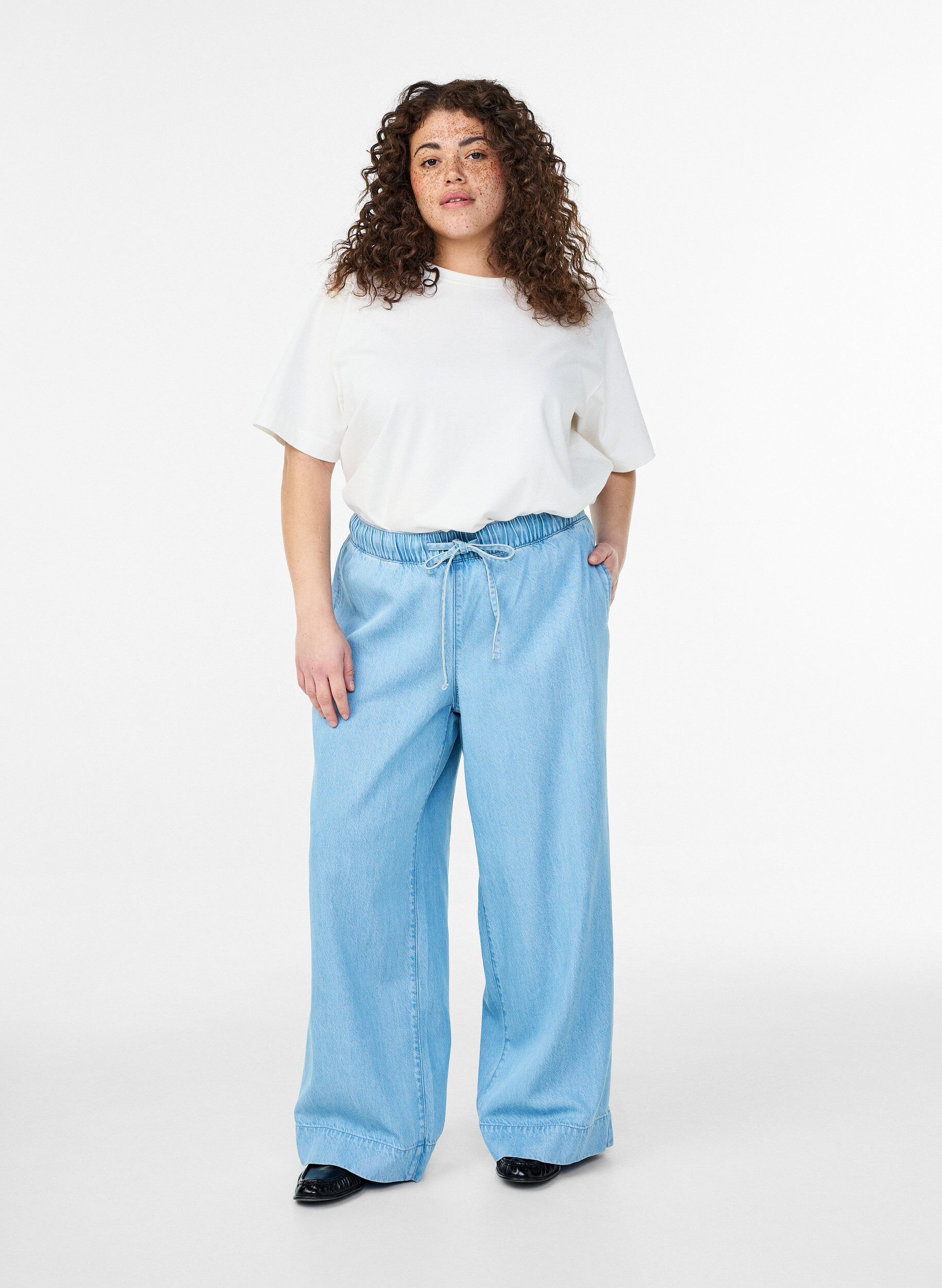 Zizzi Denim jogger met wijde pijpen en hoge taille, Blauw, Model image number 0