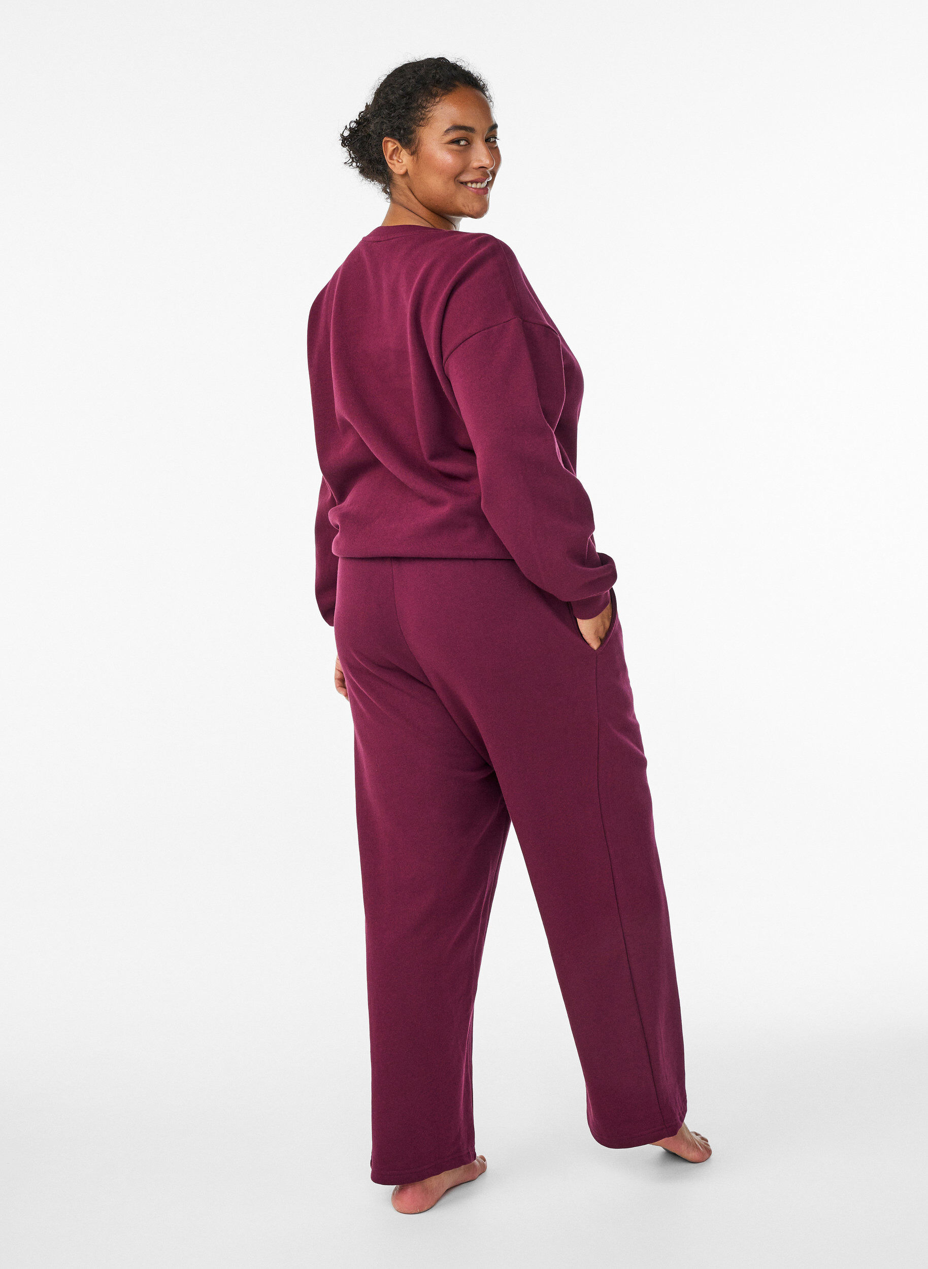 Zizzi Joggingbroek met zakken, Donker Bordeaux, Model image number 1