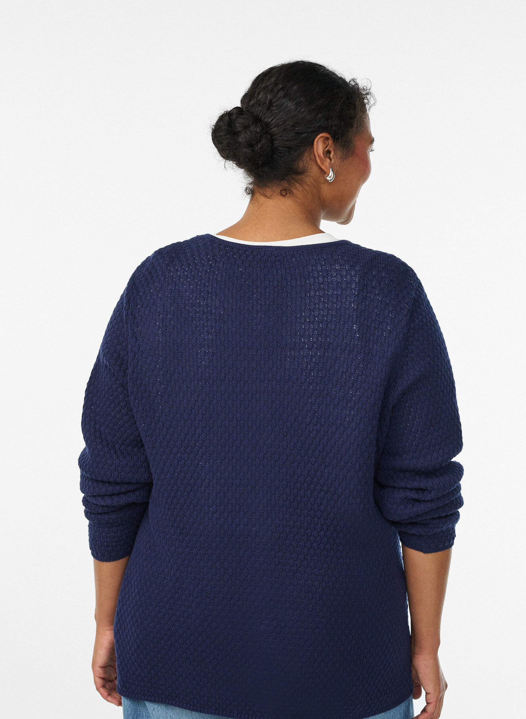 Zizzi Vest van gestructureerde knit met bolvormige knopen, Blauw, Model image number 2