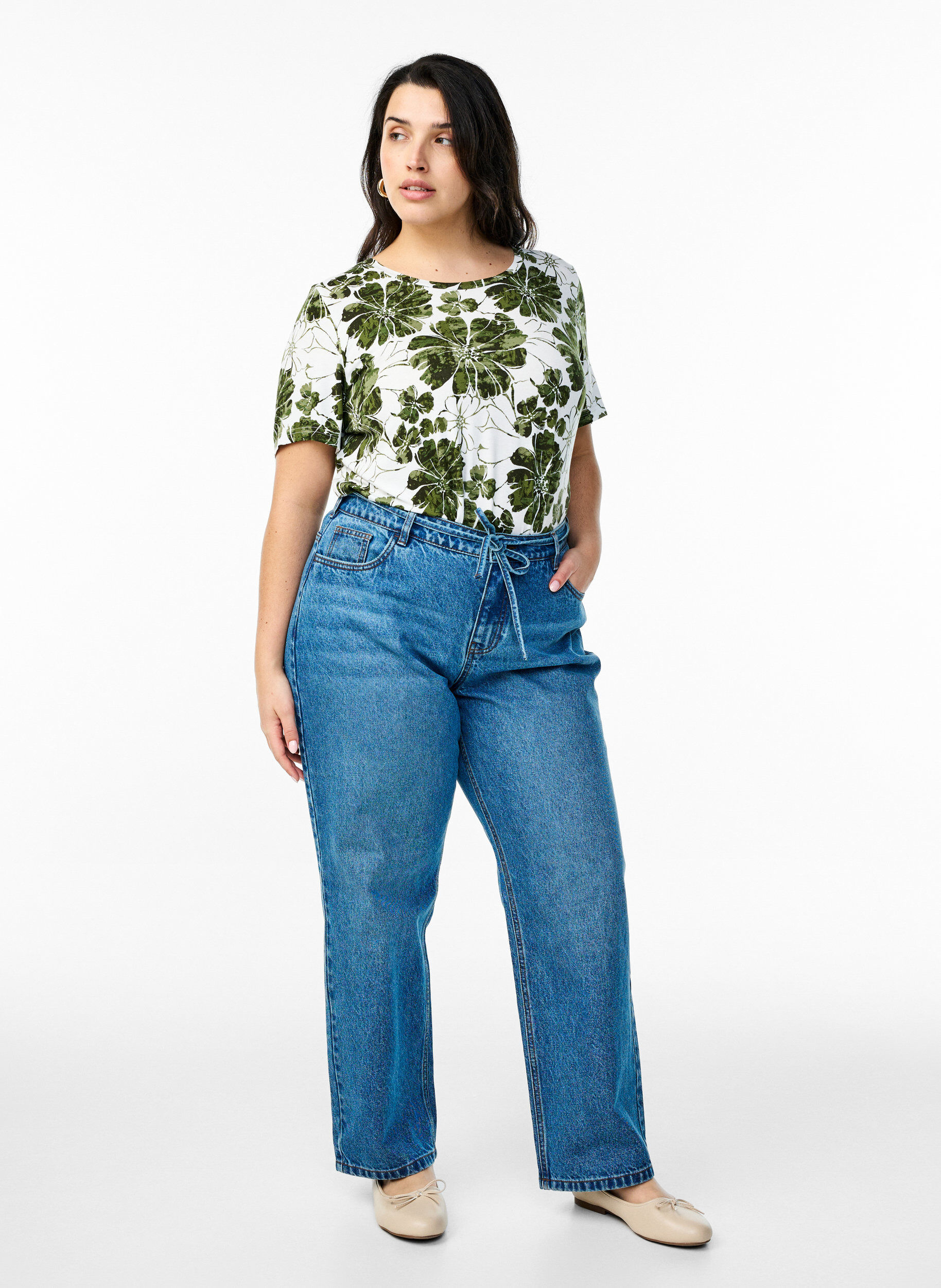 Zizzi T-shirt met bloemenprint, Groen, Model image number 1