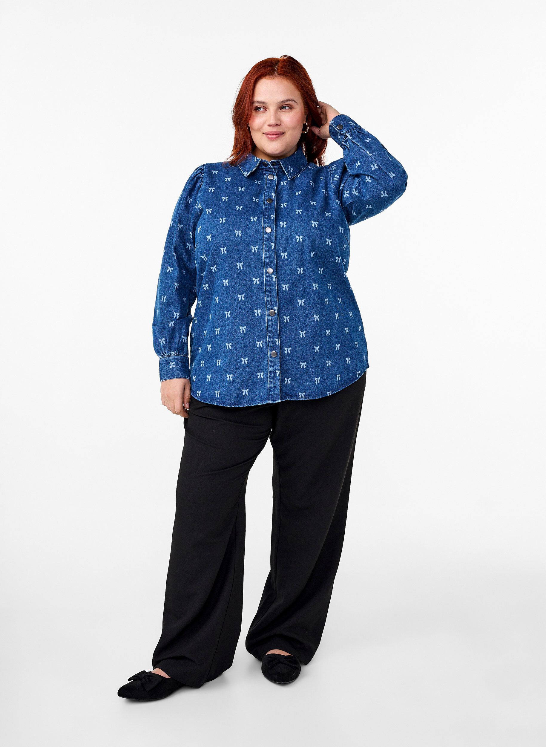 Zizzi Denim overhemd met strik, Denim Blue W. Wh.Bow, Model image number 2