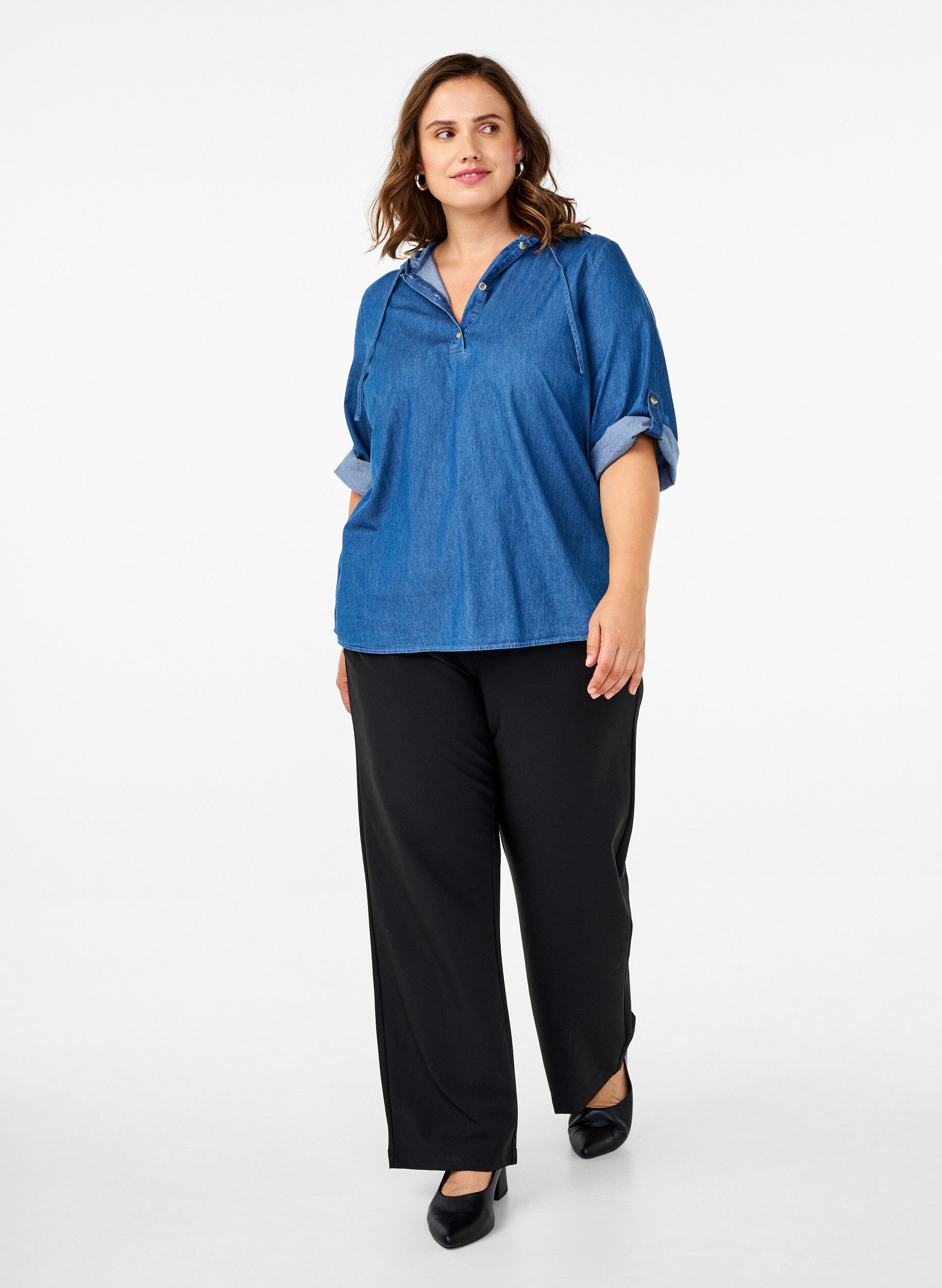 Zizzi Denim blouse met capuchon, Medium Blue Denim, Model image number 2