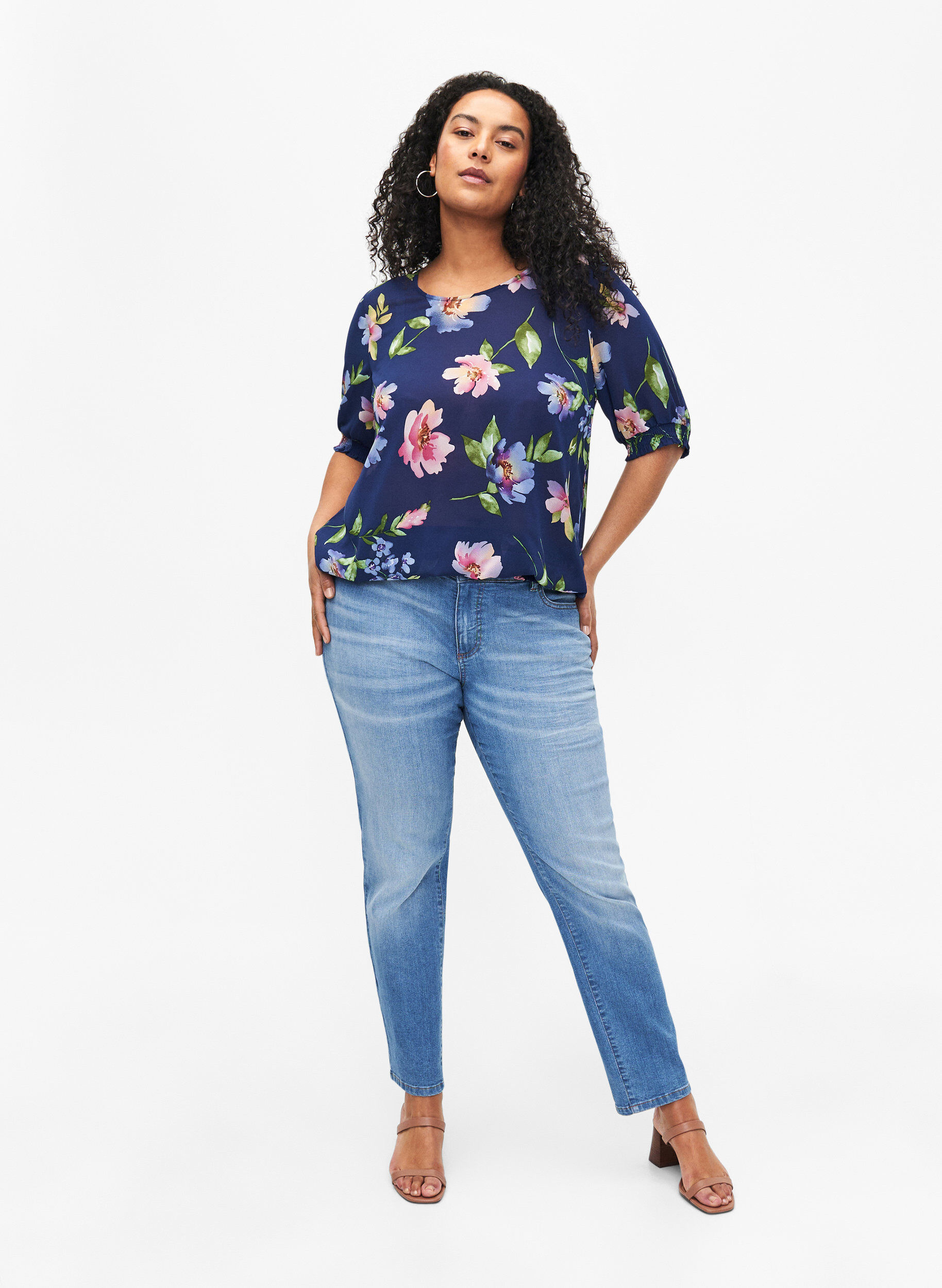 Zizzi Bloemenblouse met smock, Blueprint Flower AOP, Model image number 2