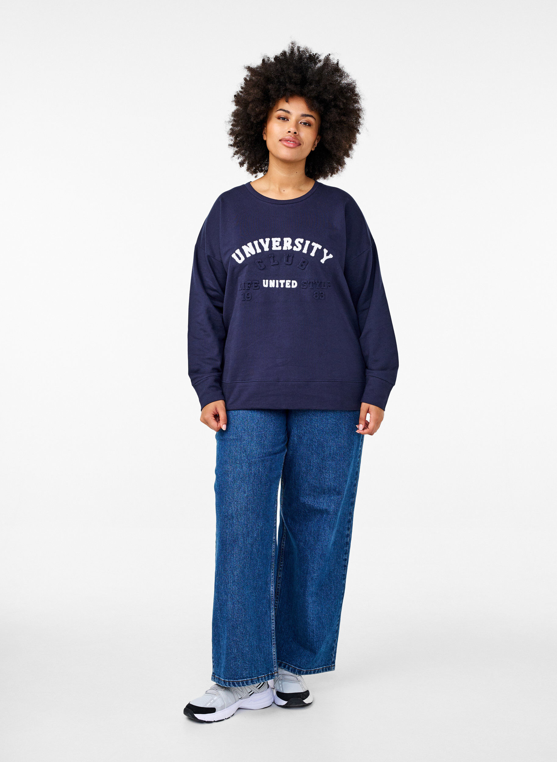 Zizzi Sweatshirt met verhoogde tekstdesign, Blauw, Model image number 1