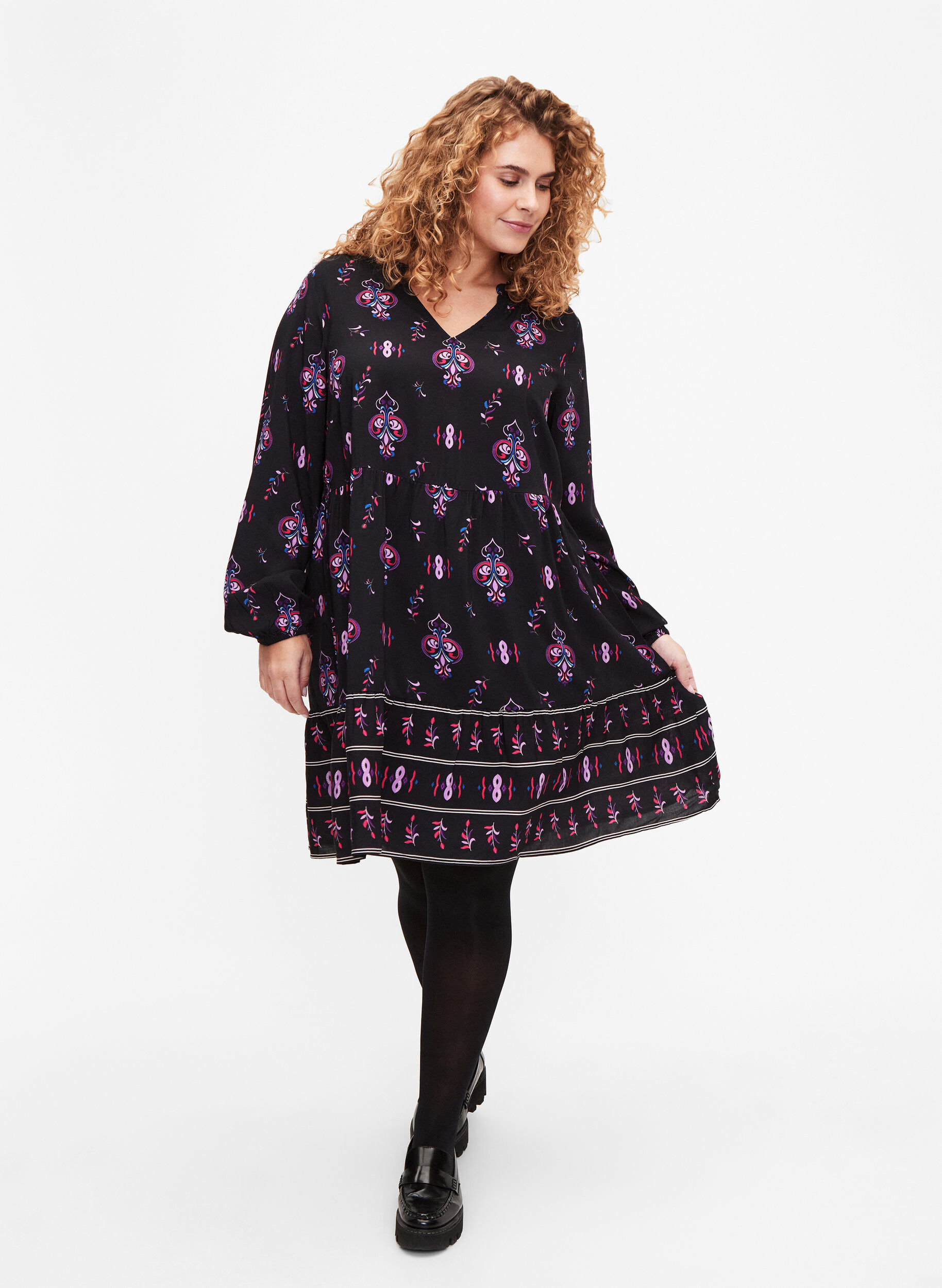 Zizzi Viscose jurk met lange mouwen en print, Black Pink AOP, Model image number 2