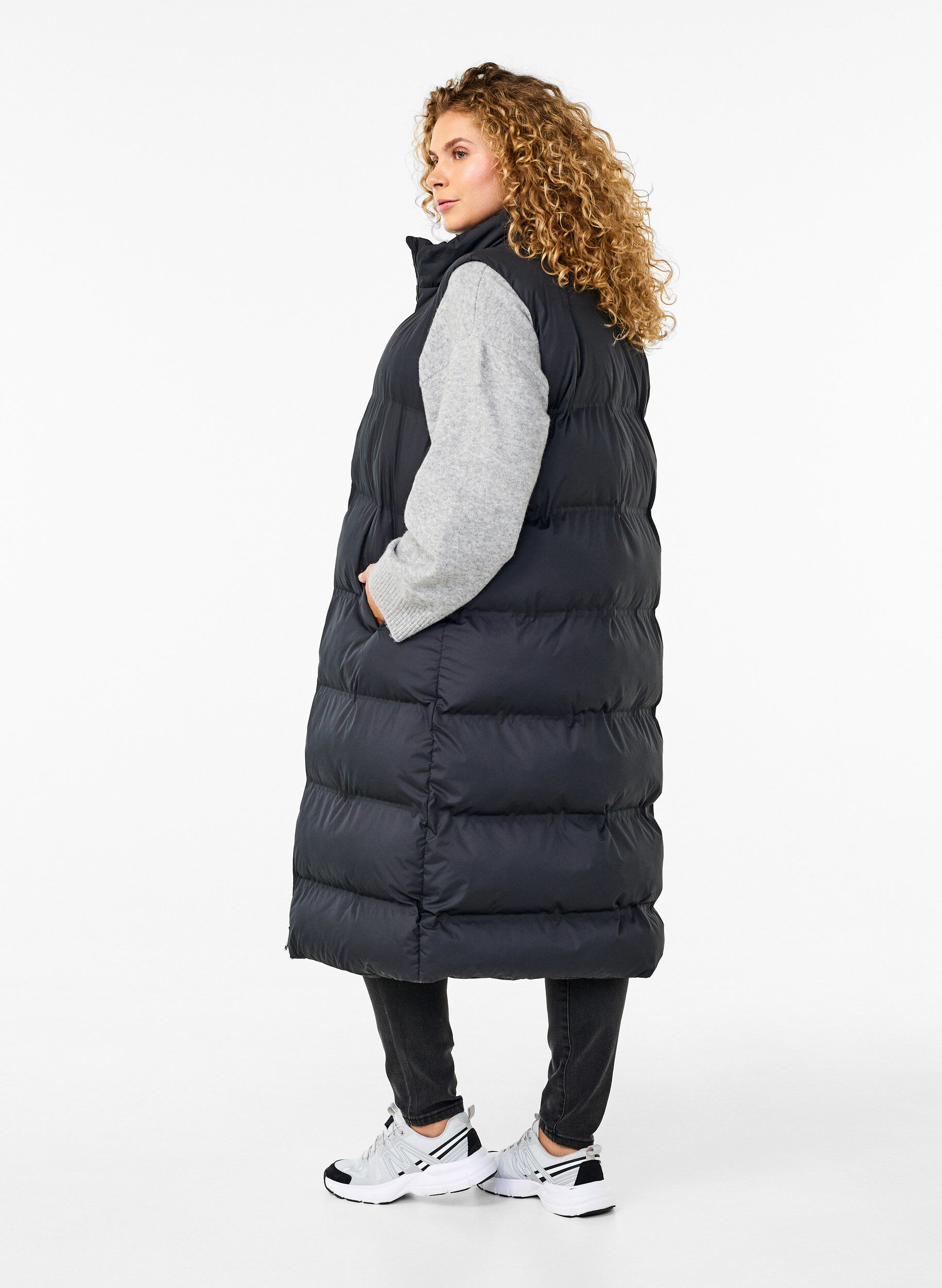 Zizzi Lang vest met zakken en rits in twee richtingen, Zwart, Model image number 1